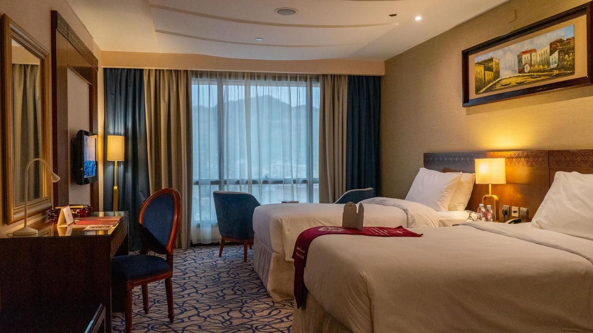 Al Safwa Hotel Tower 1 2-Bedroom Kaaba View Royal Suite