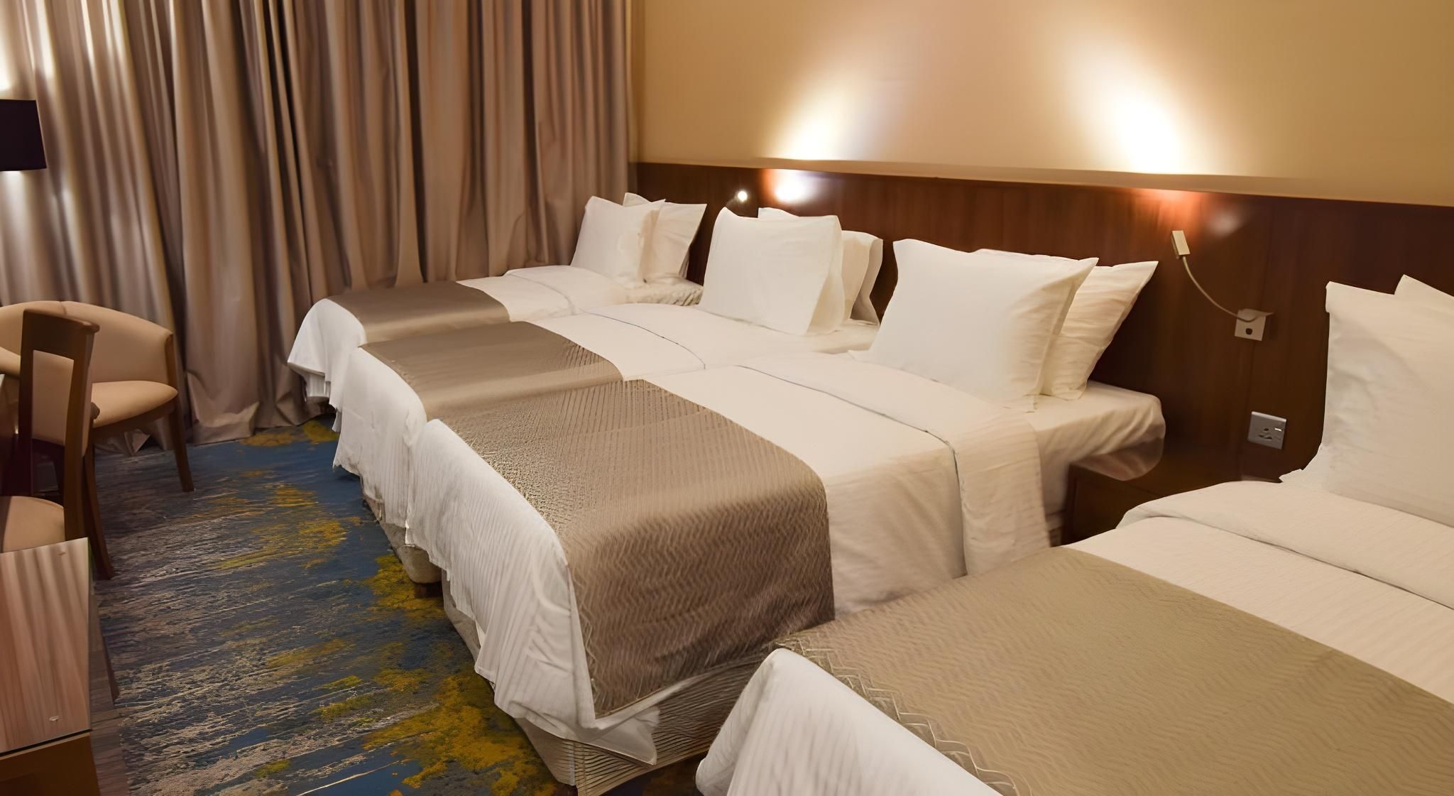 Emaar Elite Hotel  Quadruple Room 2