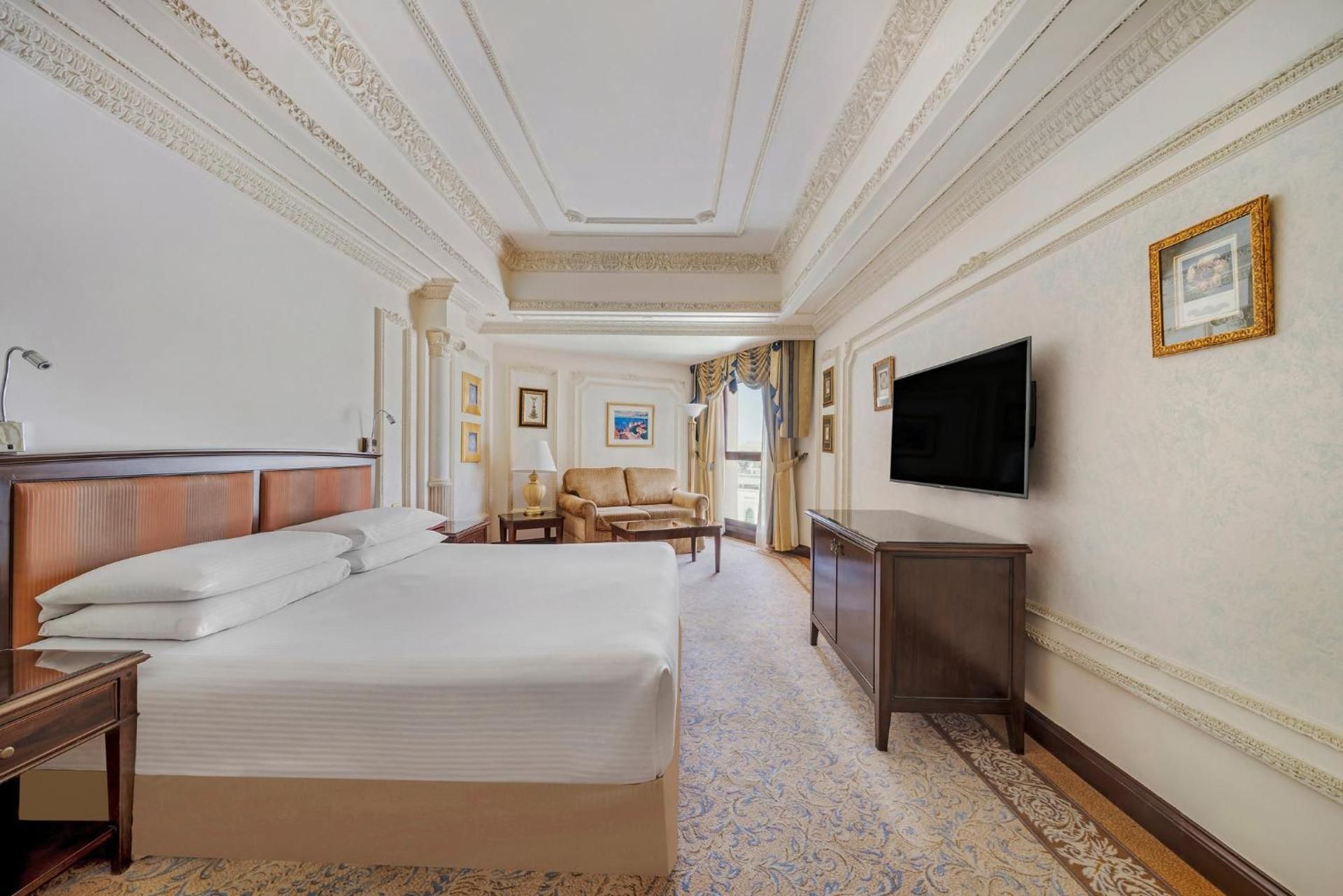 Four-Bedroom Presidential Suite with View