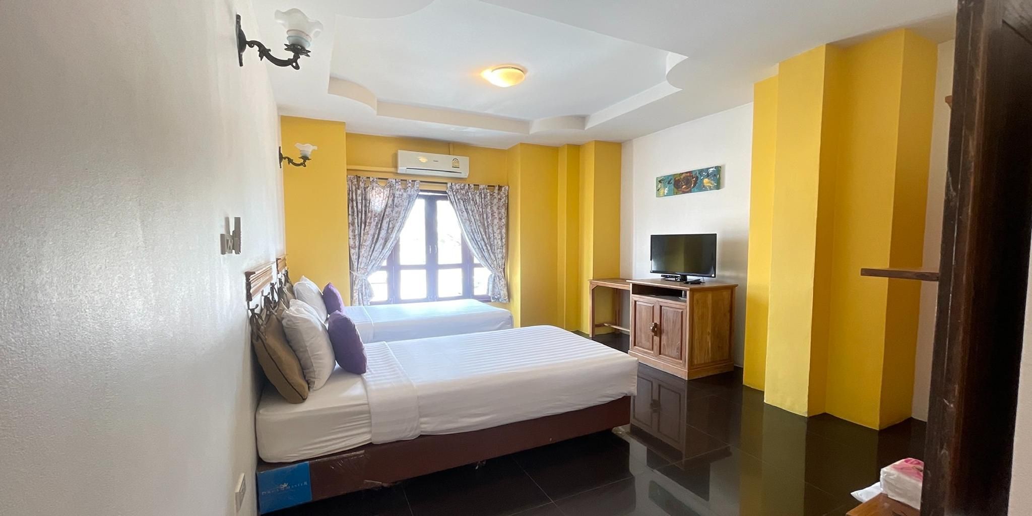 Standard Twin Room