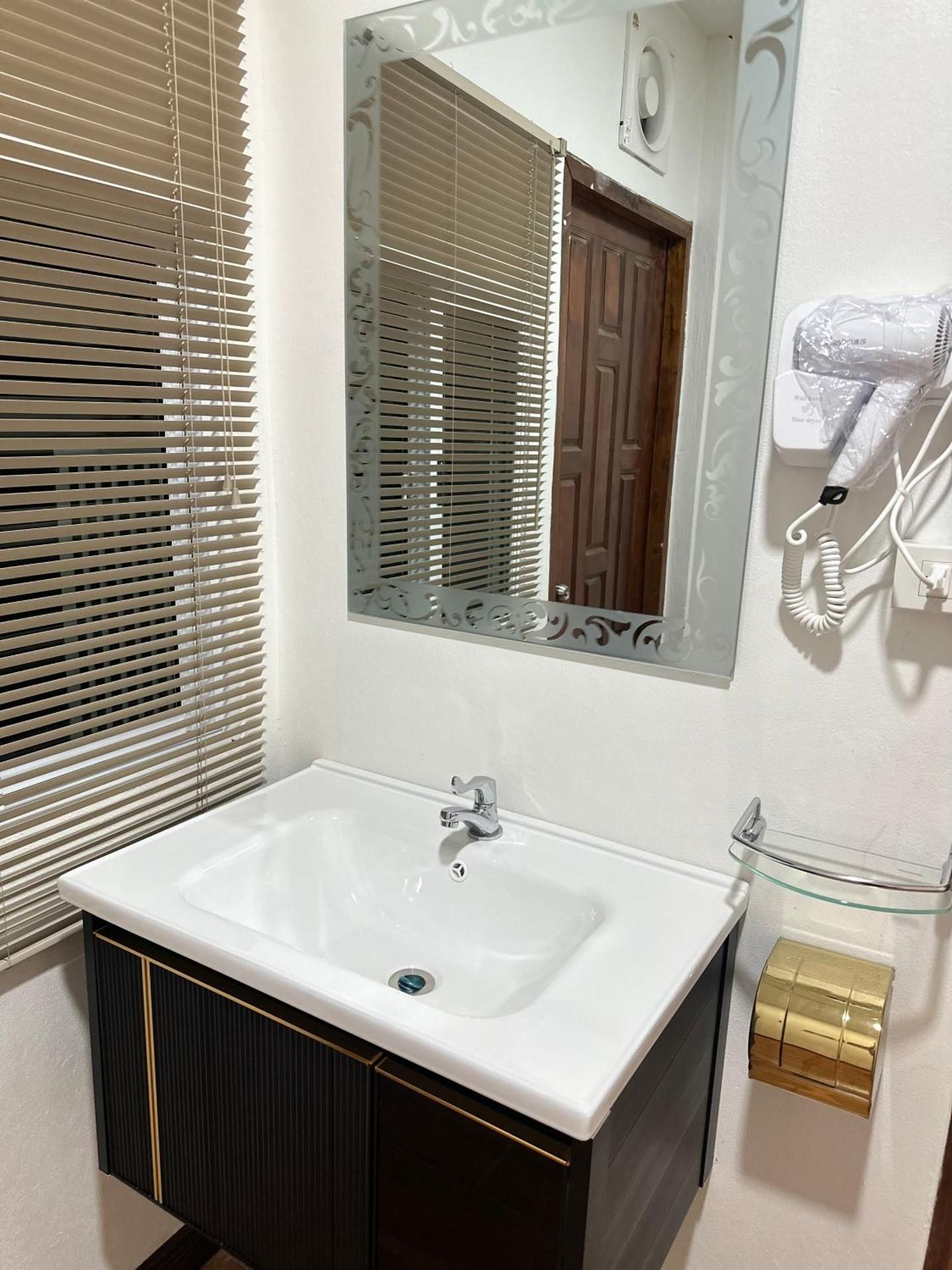 Classic One-Bedroom Apartment with King Bed