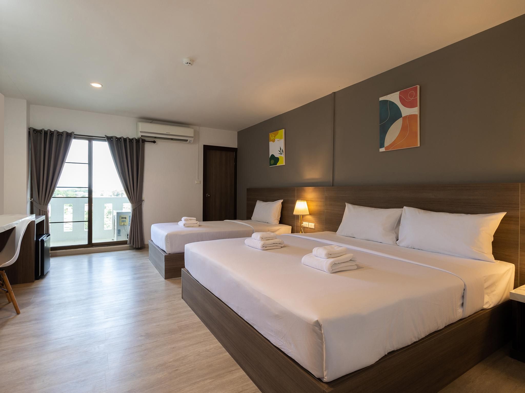 B2 Lampang Boutique & Budget Hotel Deluxe Triple Room