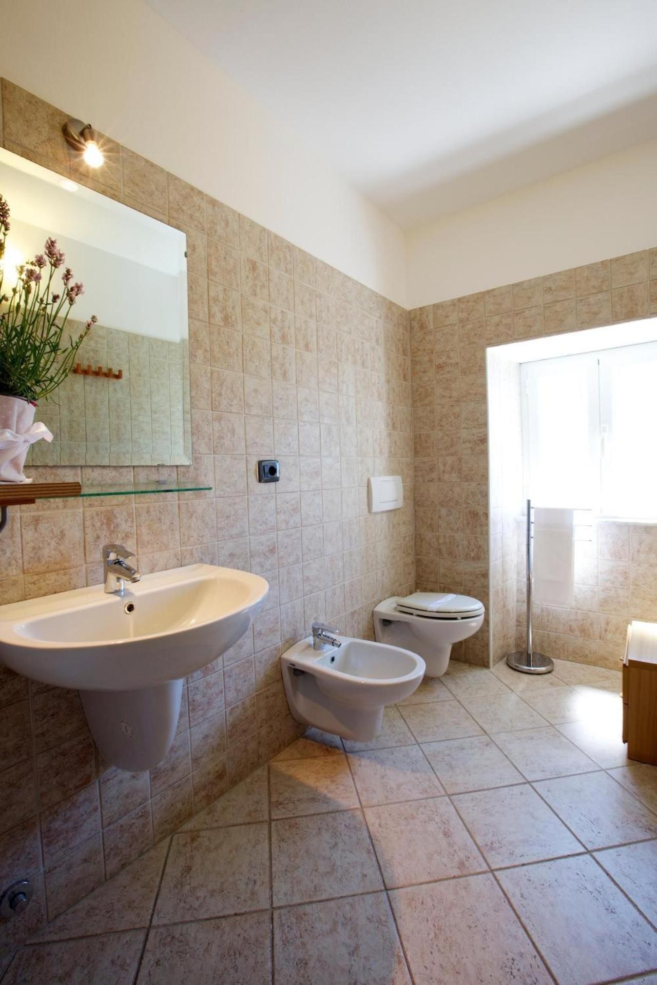 Superior One-Bedroom Apartment