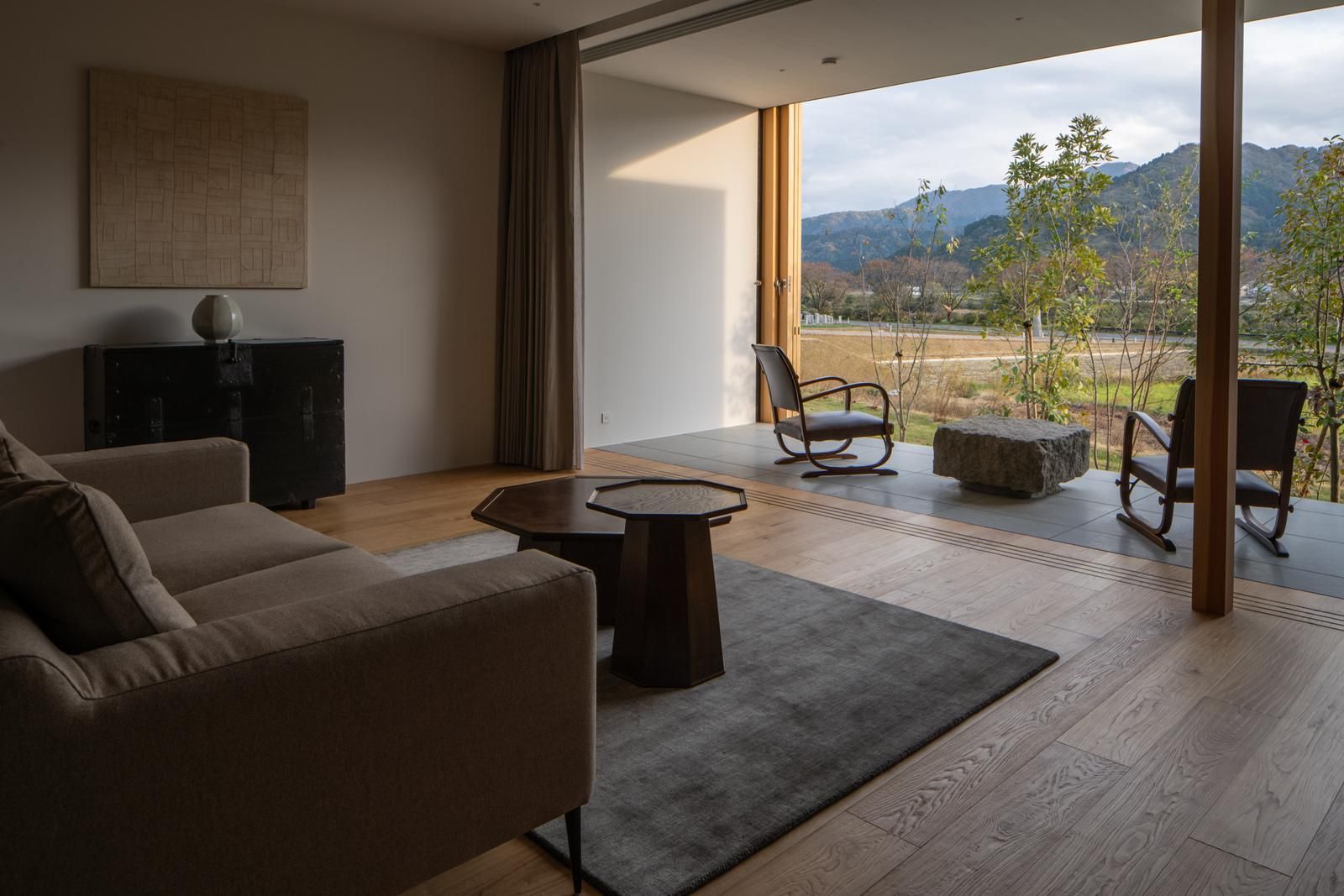 Suite 1