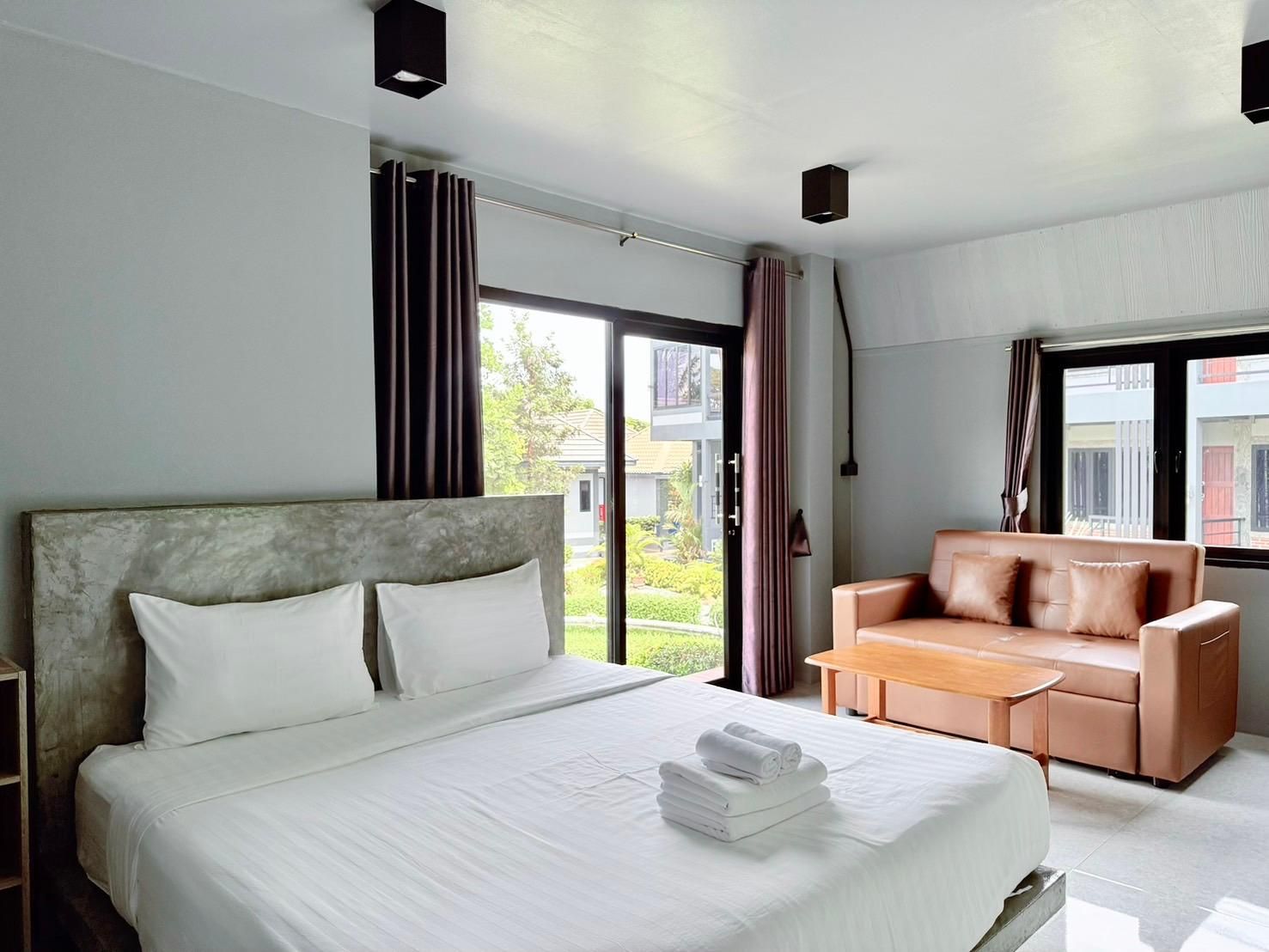 Deluxe King Bed Front View