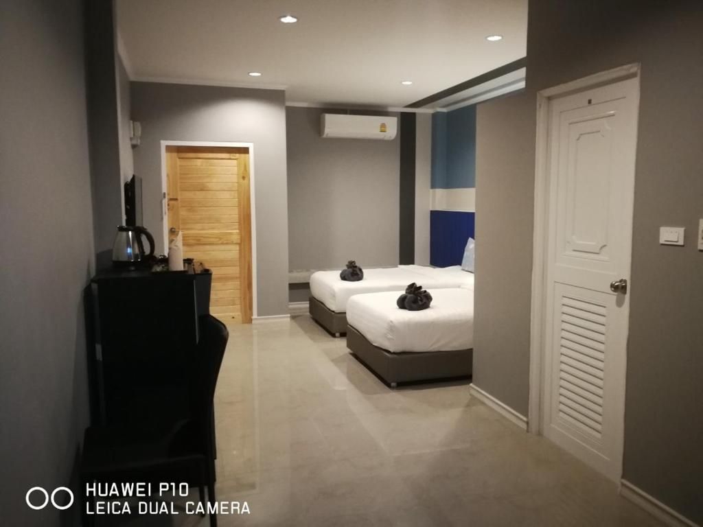 Twin Room with Pool View