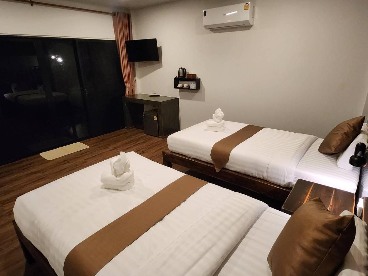 Deluxe Twin Room