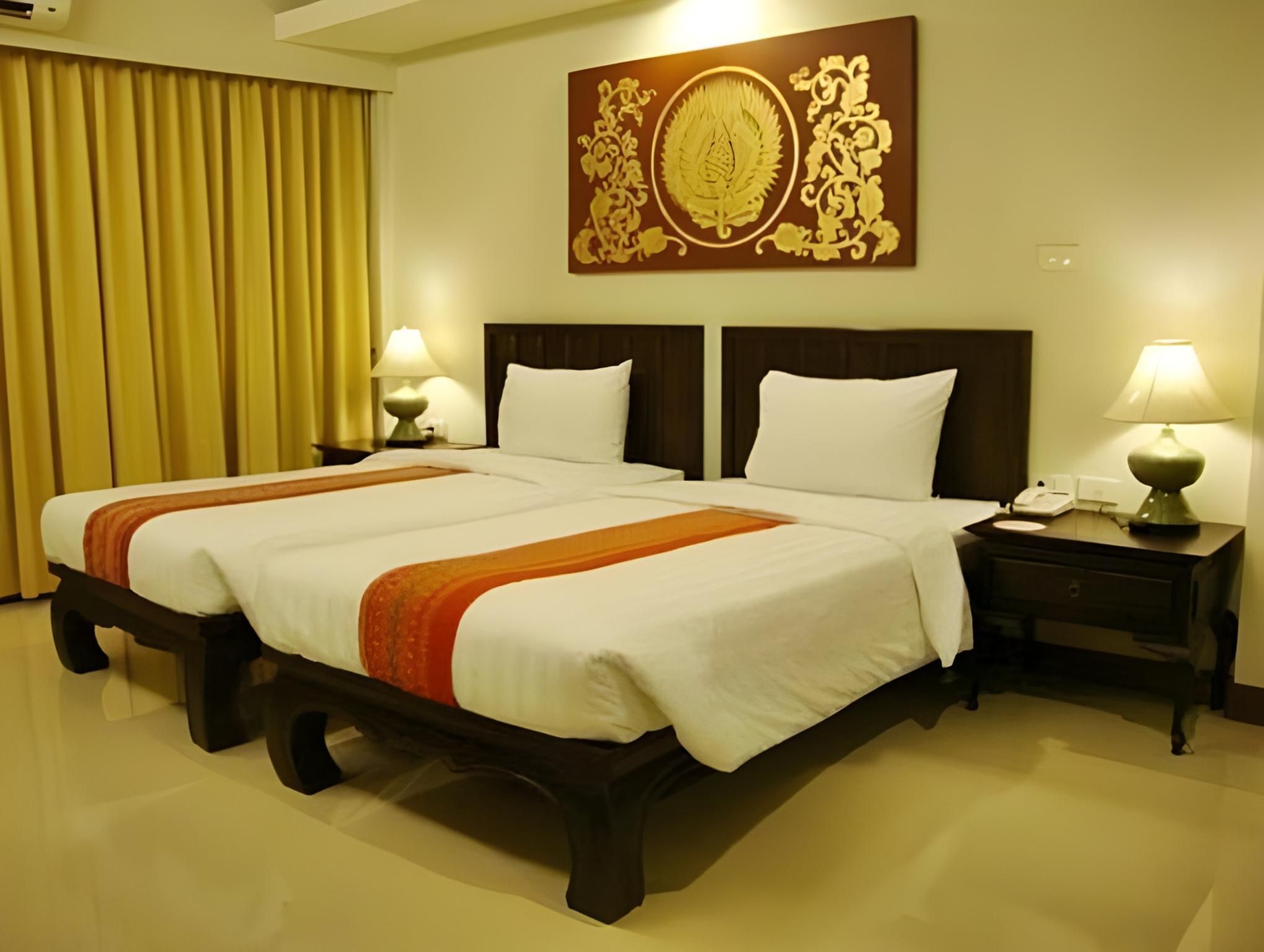 Deluxe Twin Bed