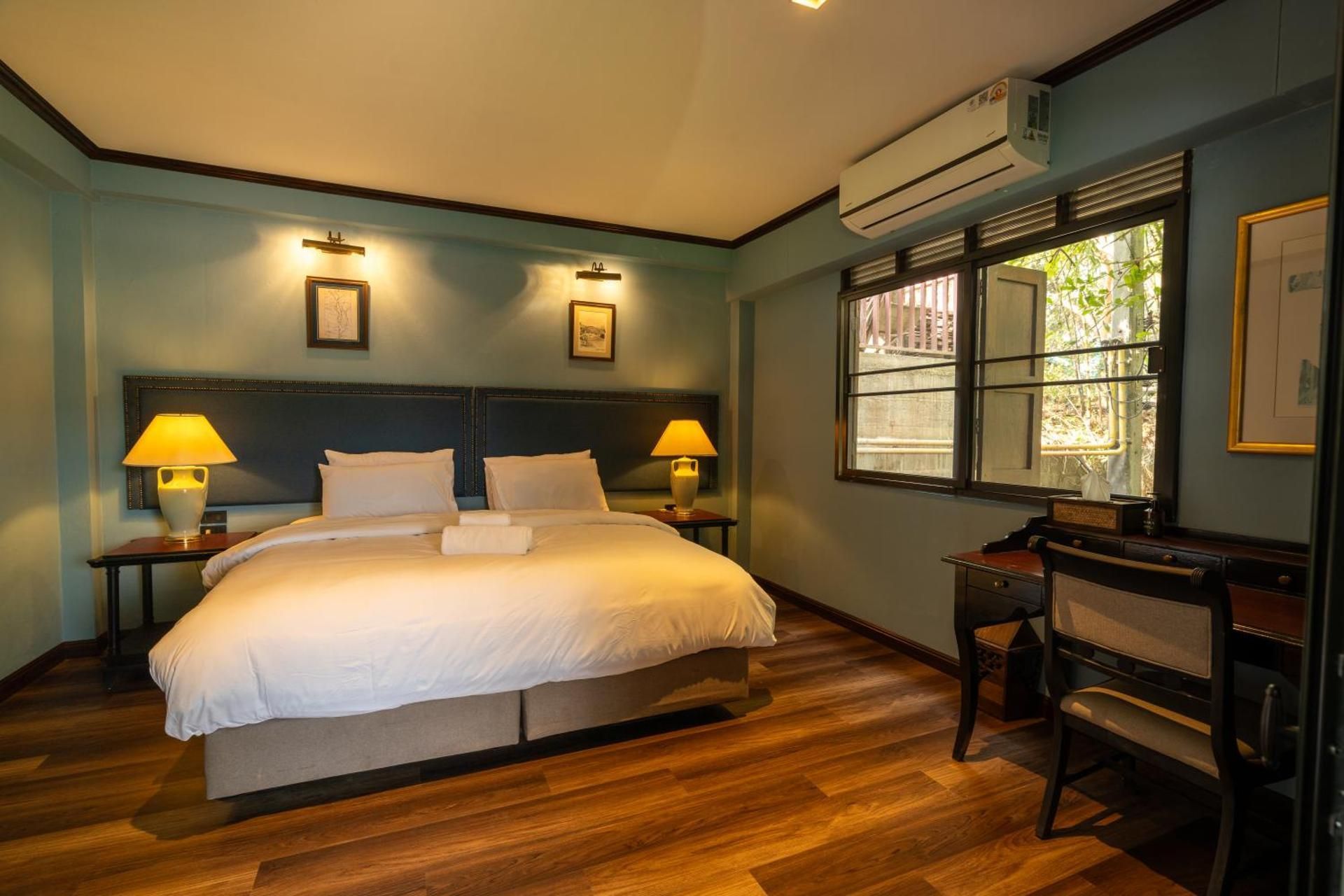 Twin Room with Lake View