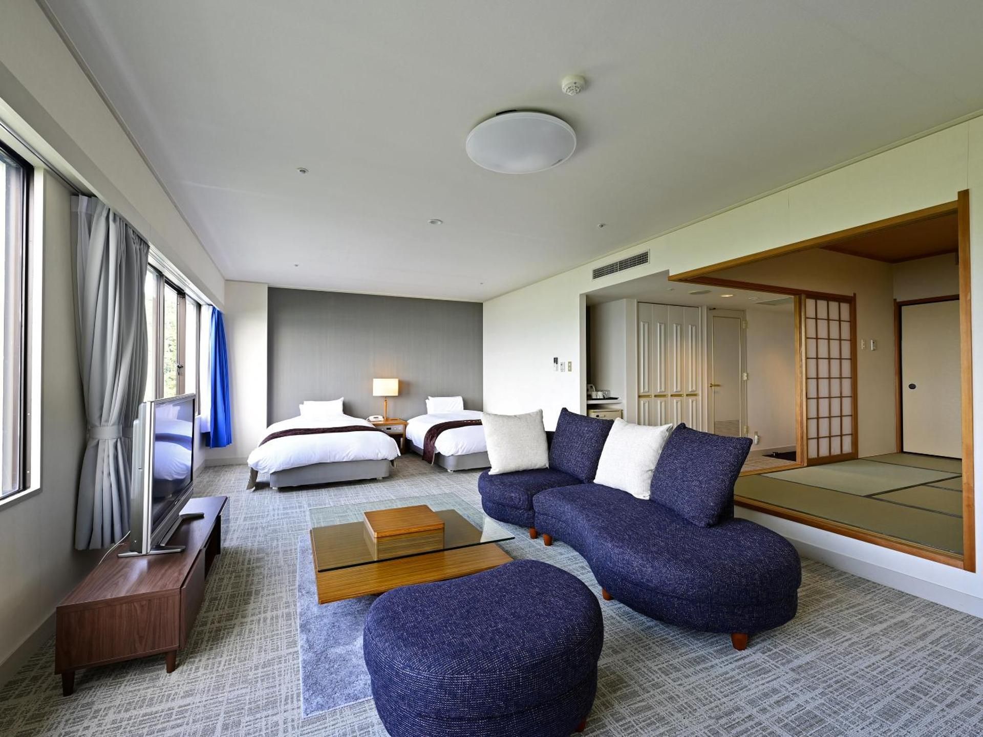 Classic Junior Suite, Japanese-Western style, 2 single beds and 4 futon beds, Ocean/Sea view
