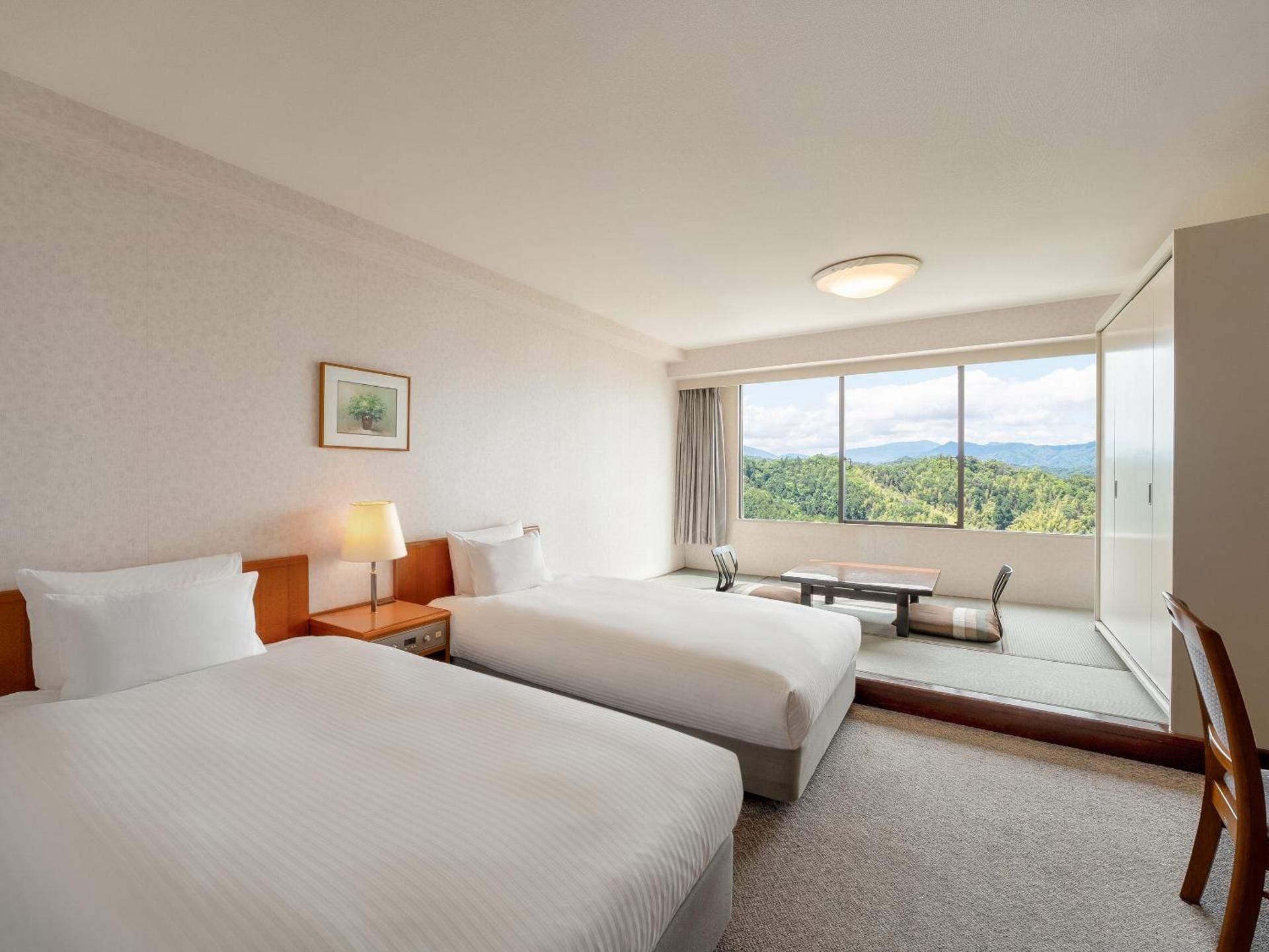 Classic Room, Japanese-Western style, 2 single beds and 2 futon beds, Ocean/Sea view
