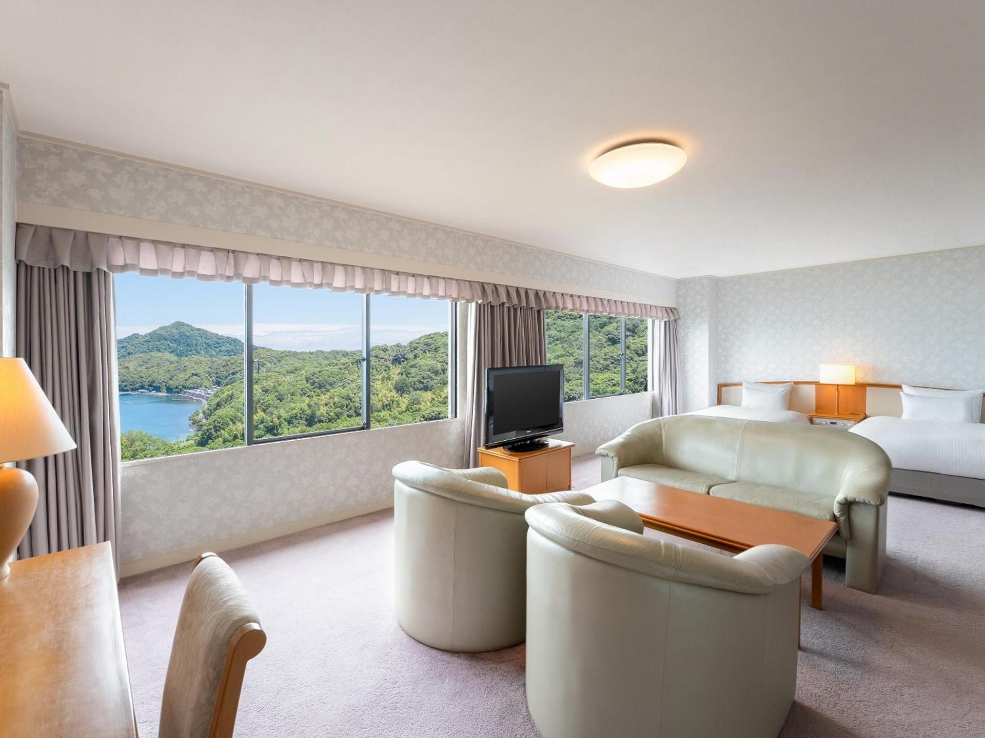 Classic Junior Suite, Japanese-Western style, 2 single beds and 4 futon beds, Ocean/Sea view