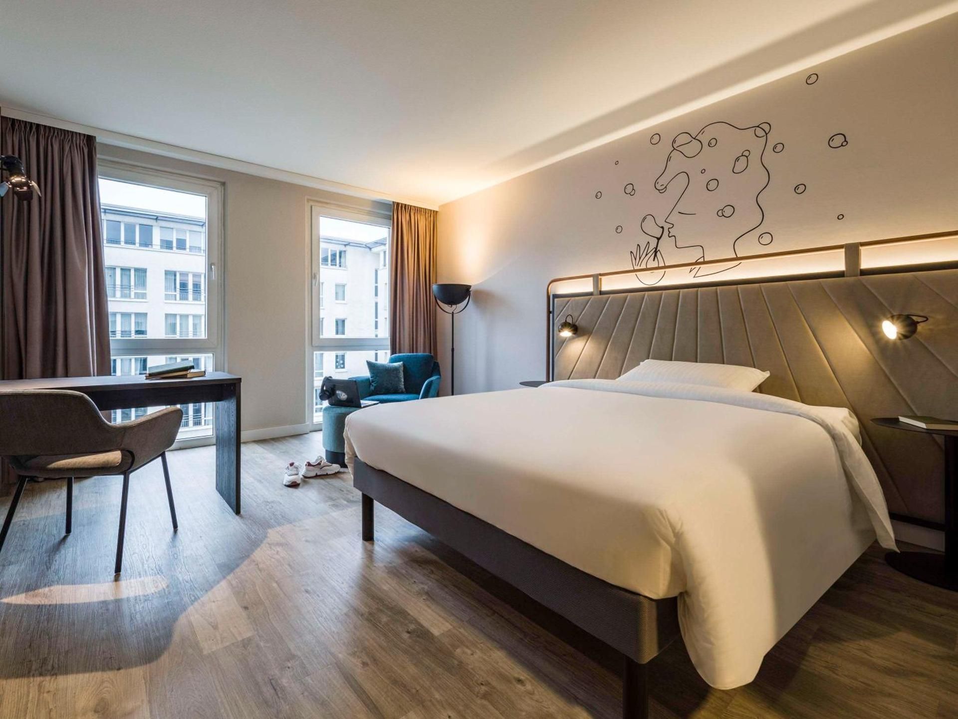 Courtyard Superior room with 1 Sweet Bed 160x20 0 by ibis Styles