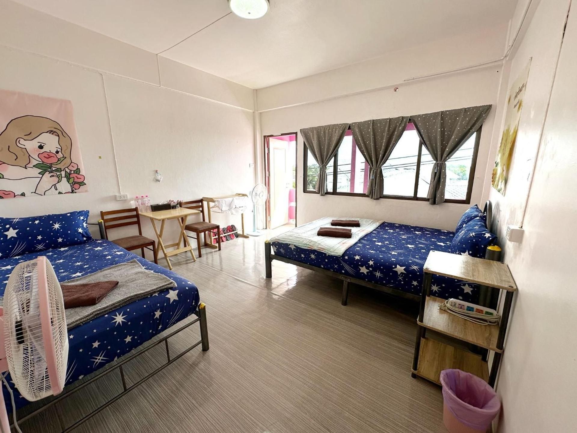 Madam Guesthouse Triple Room with Balcony with Shared Bathroom