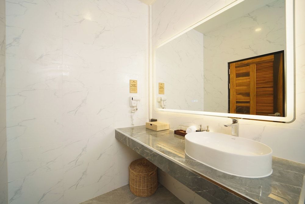 High Tree Resort Co.,Ltd. Deluxe Room, Balcony, Garden View 10