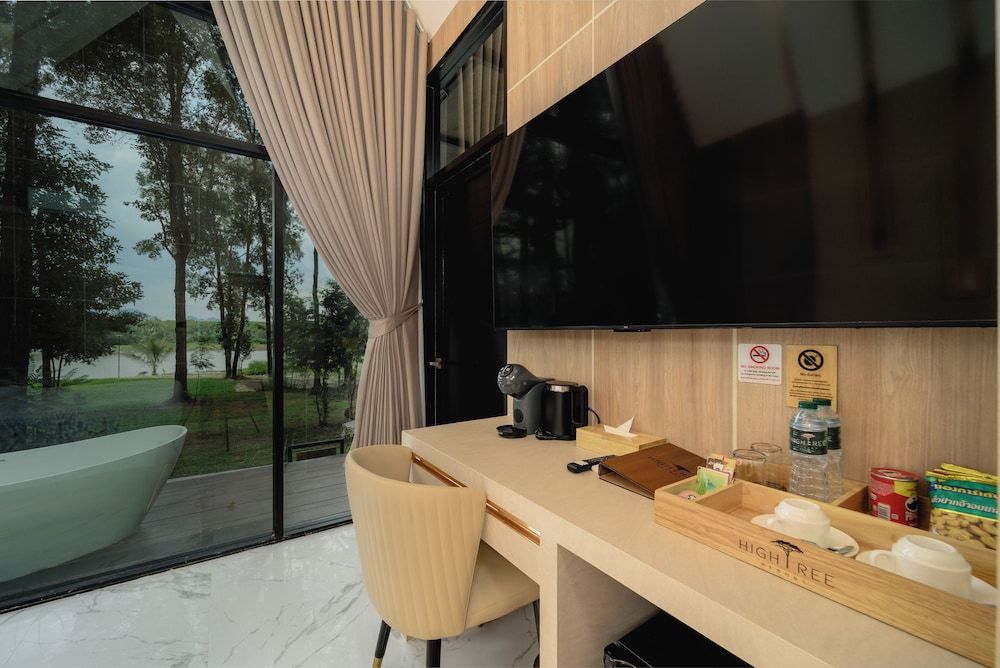 High Tree Resort Co.,Ltd. Deluxe Room, Balcony, Garden View 11