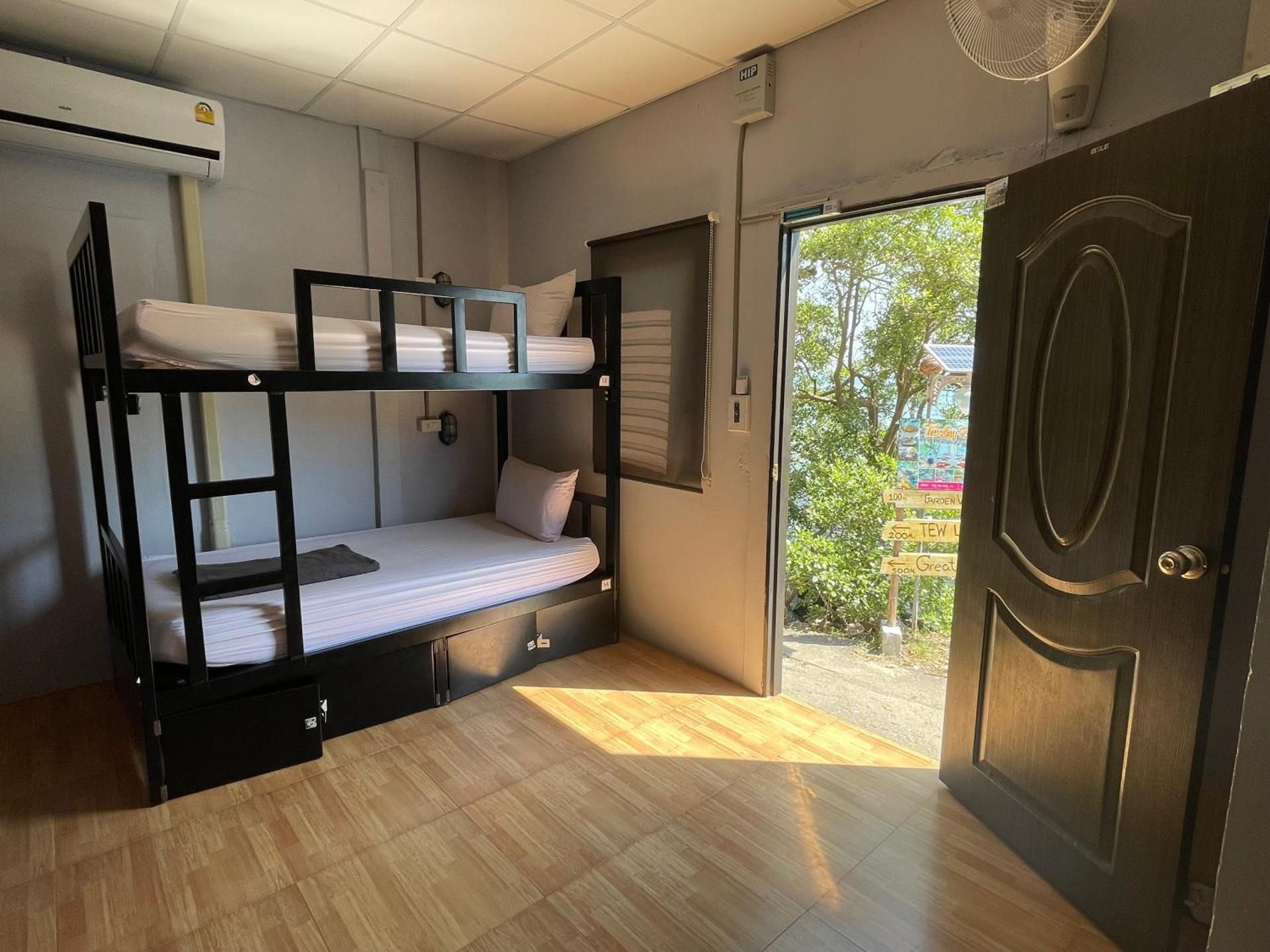 Bed in 8-Bed Mixed Dormitory Room
