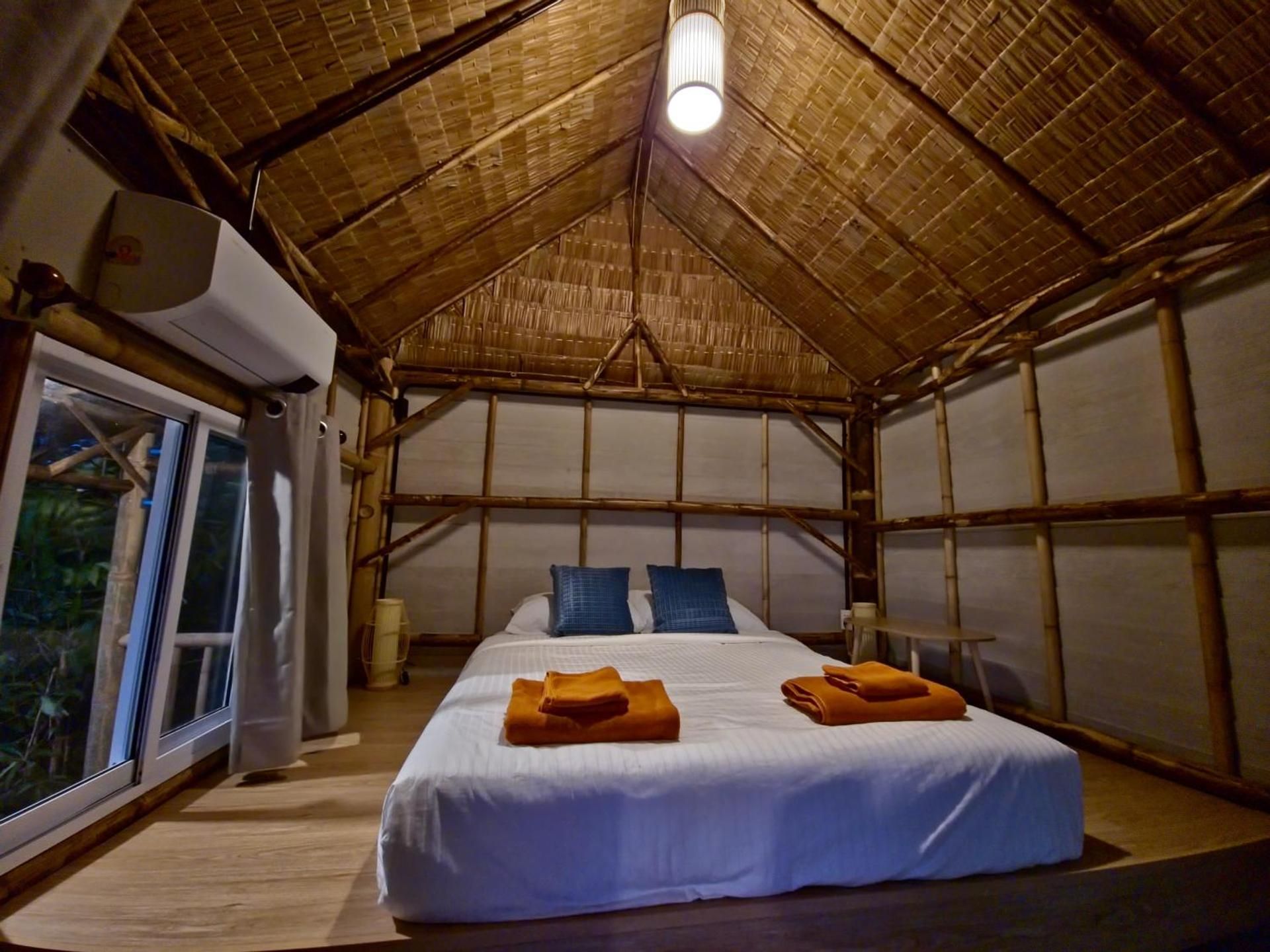 Deluxe Double Room with Balcony and Sea View