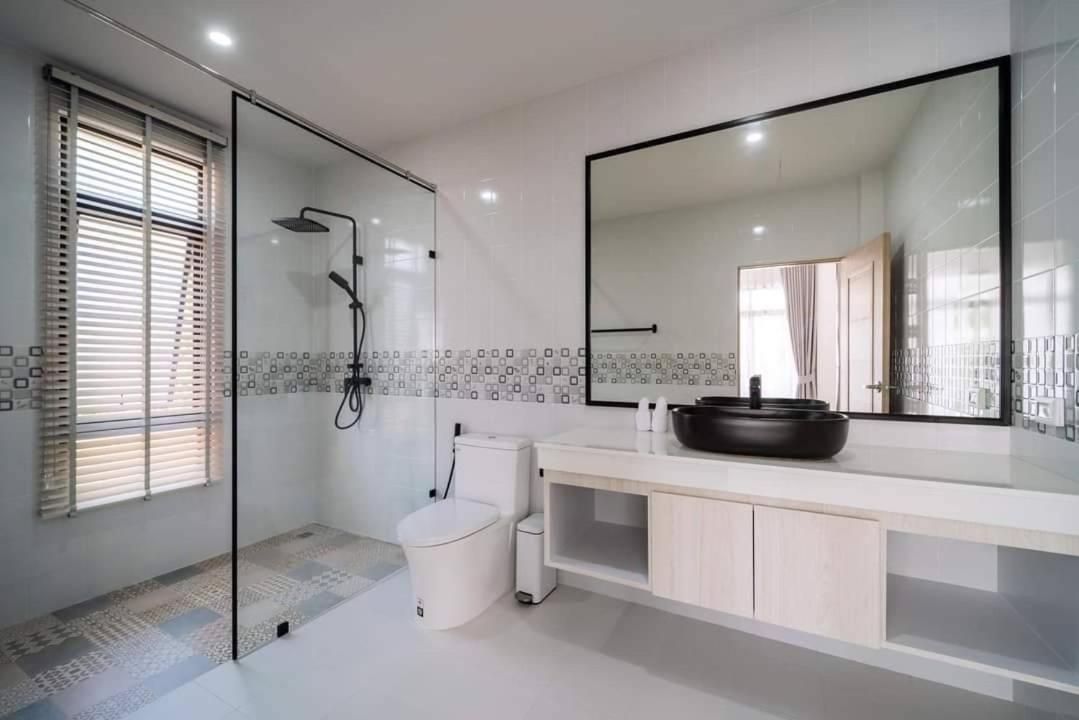 King Room with Pool View