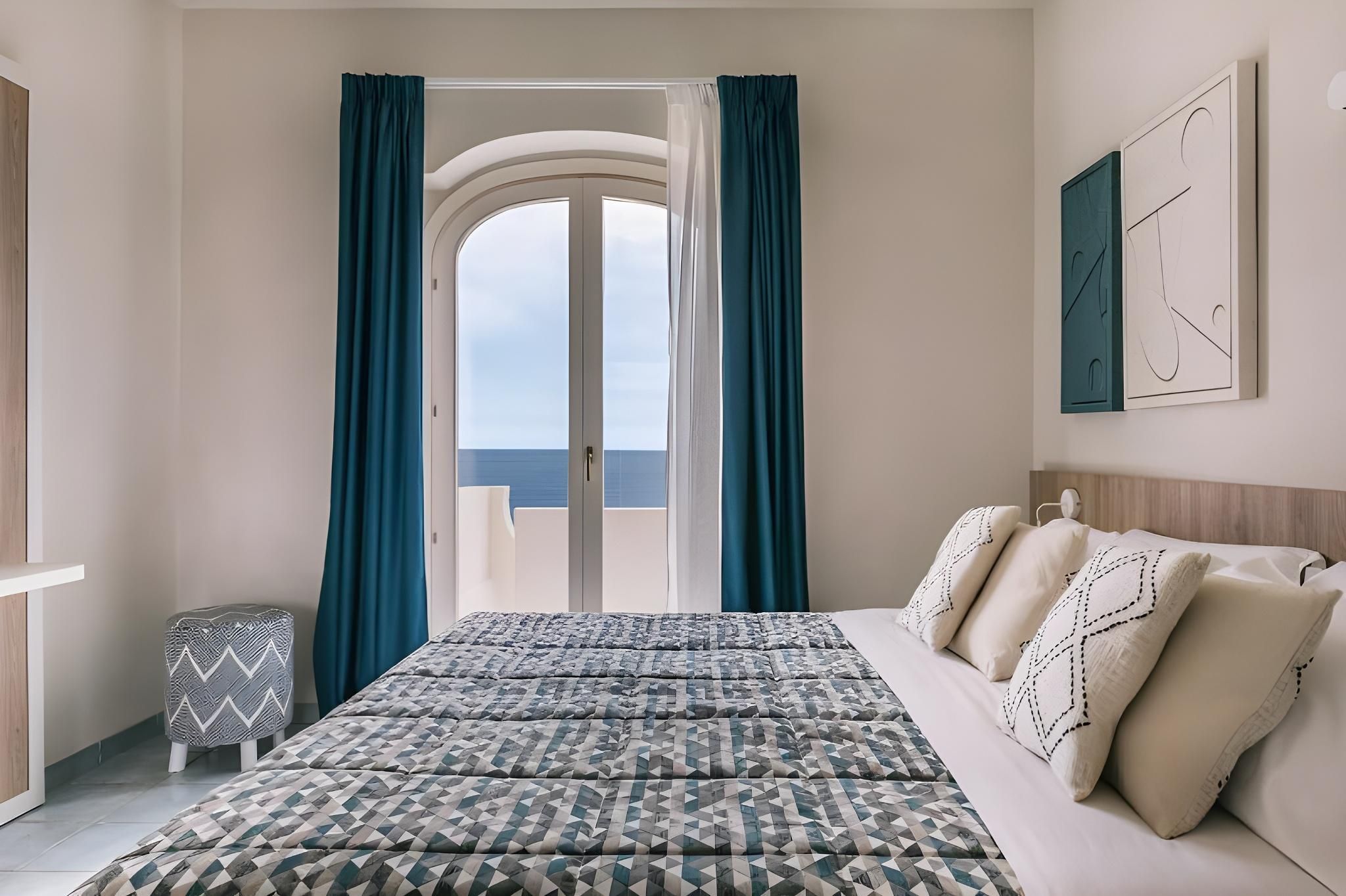 Panoramic Room
