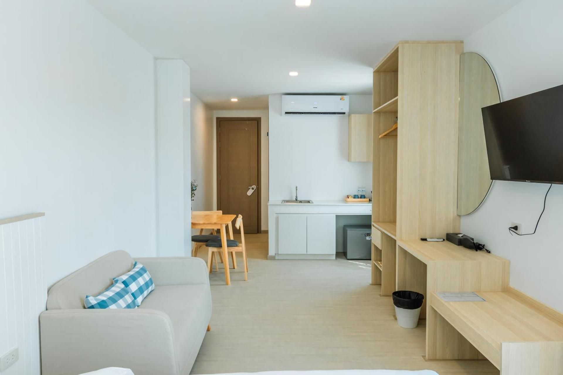 Deluxe Suite with Sea View