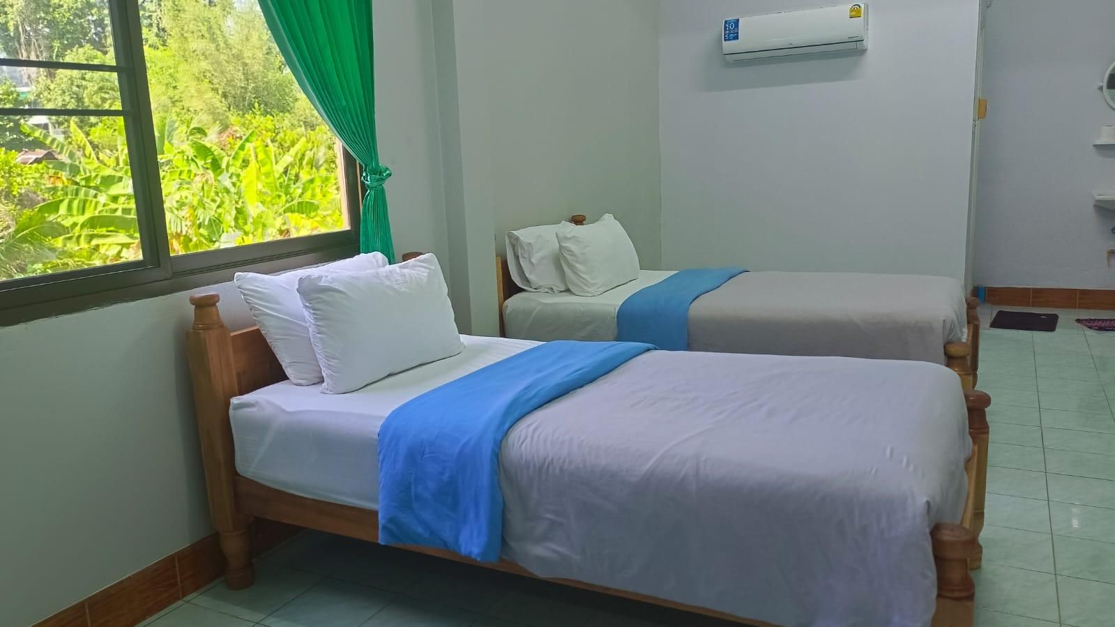 Twin - Non Air-Conditioning