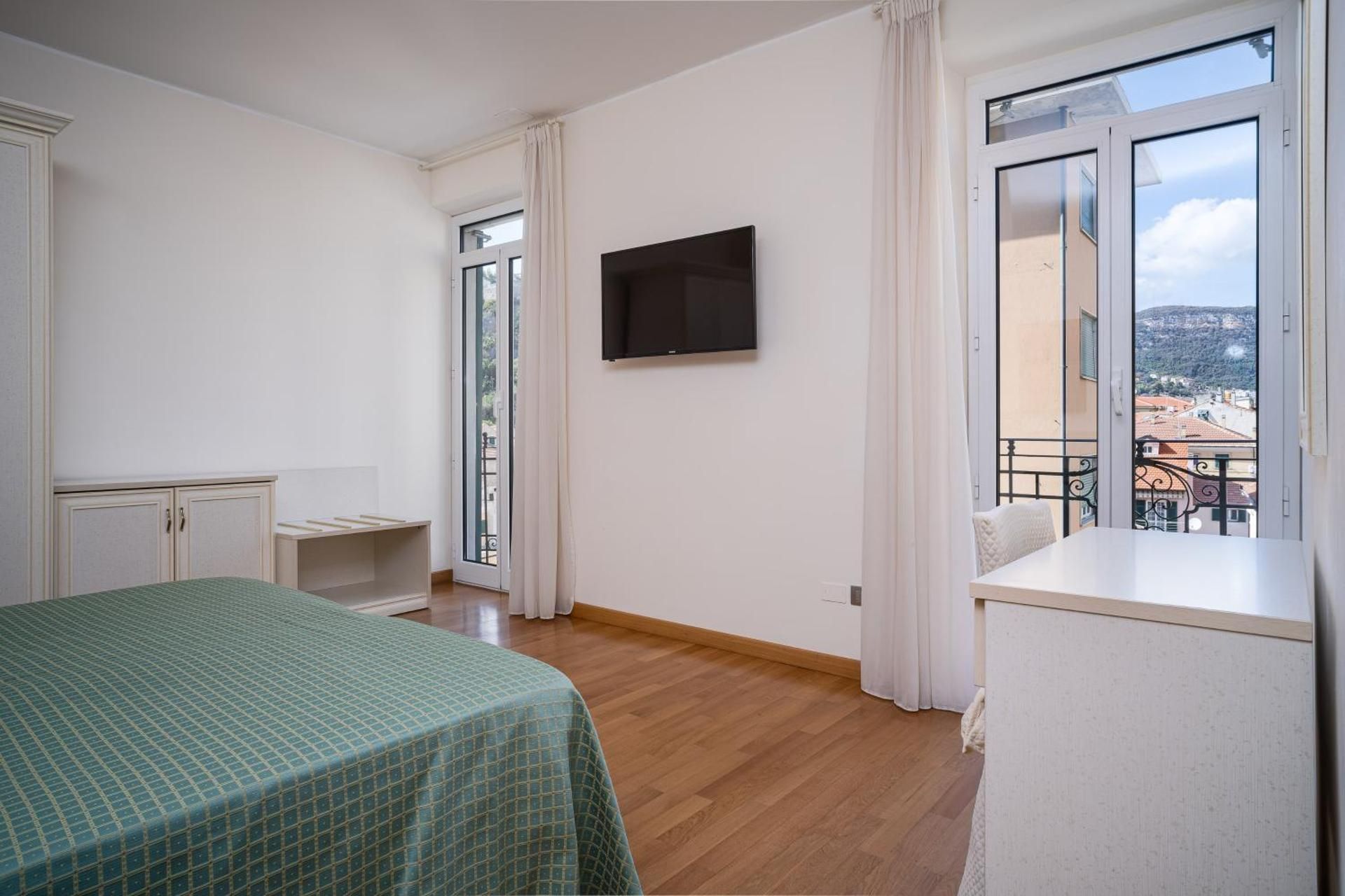 Lido Resort  One-Bedroom Apartment with City View 2