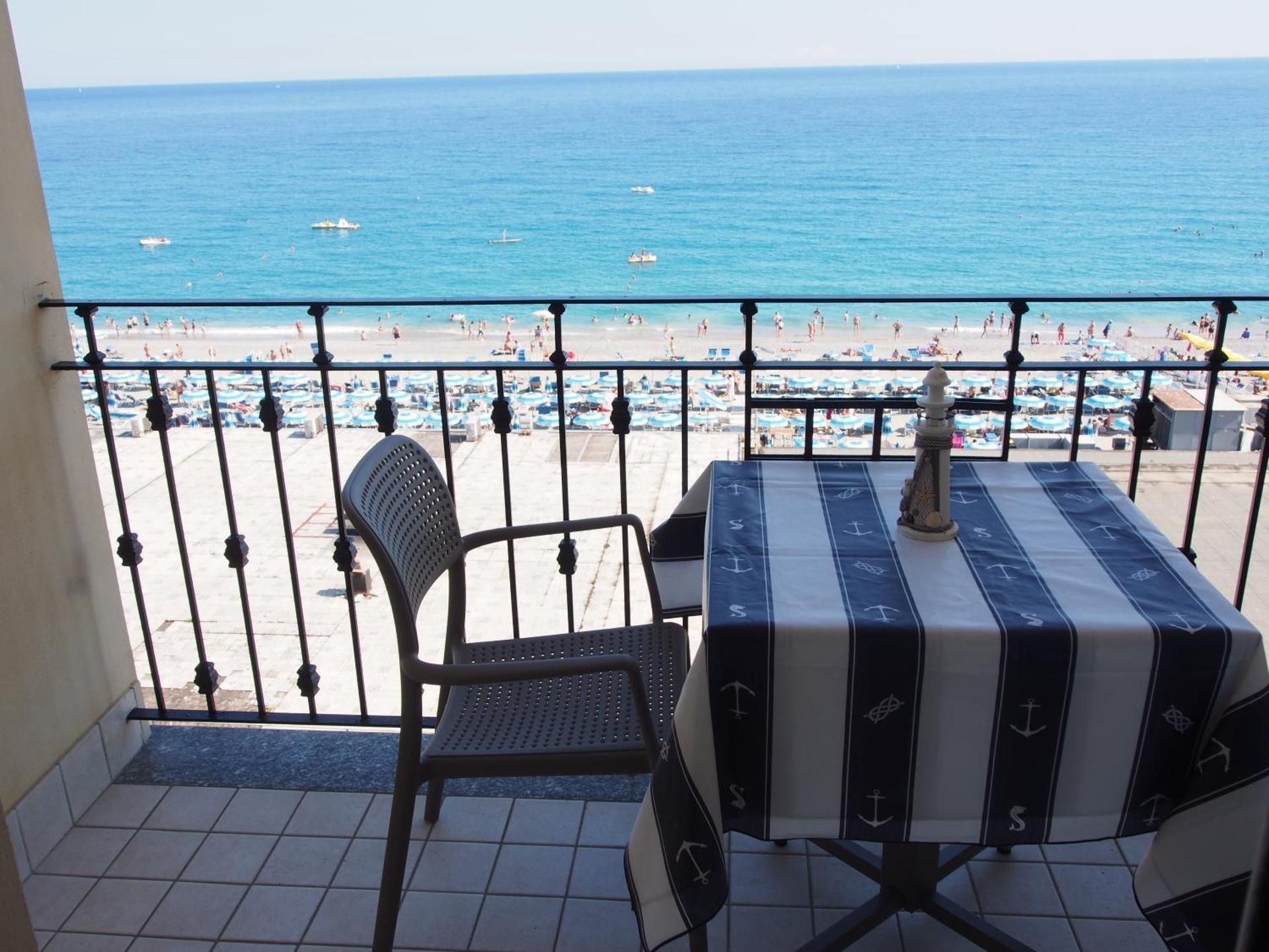 Lido Resort Studio with Balcony and Sea View 2