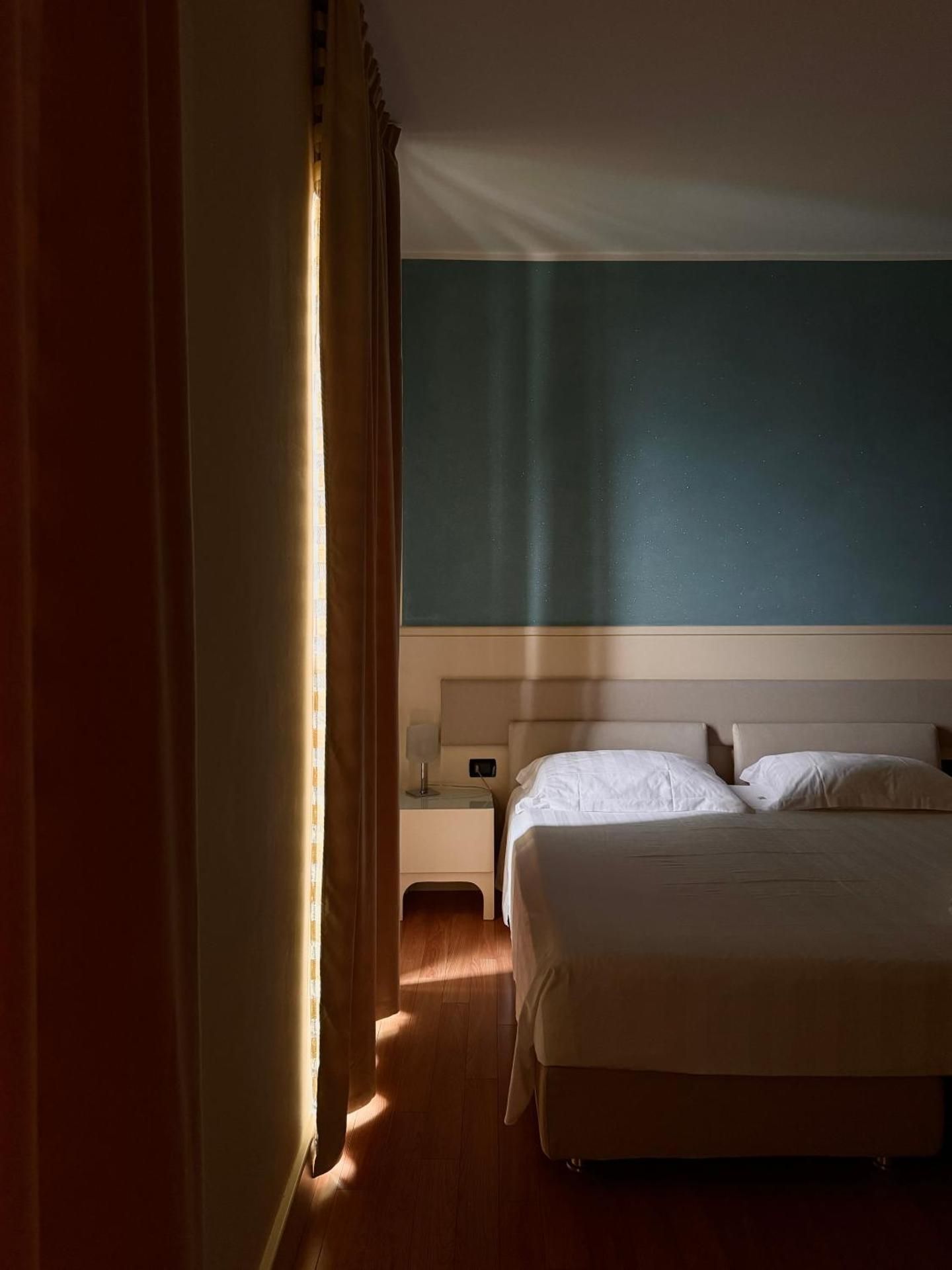 HOTEL DEL GOLFO Family Room with Sea View 2