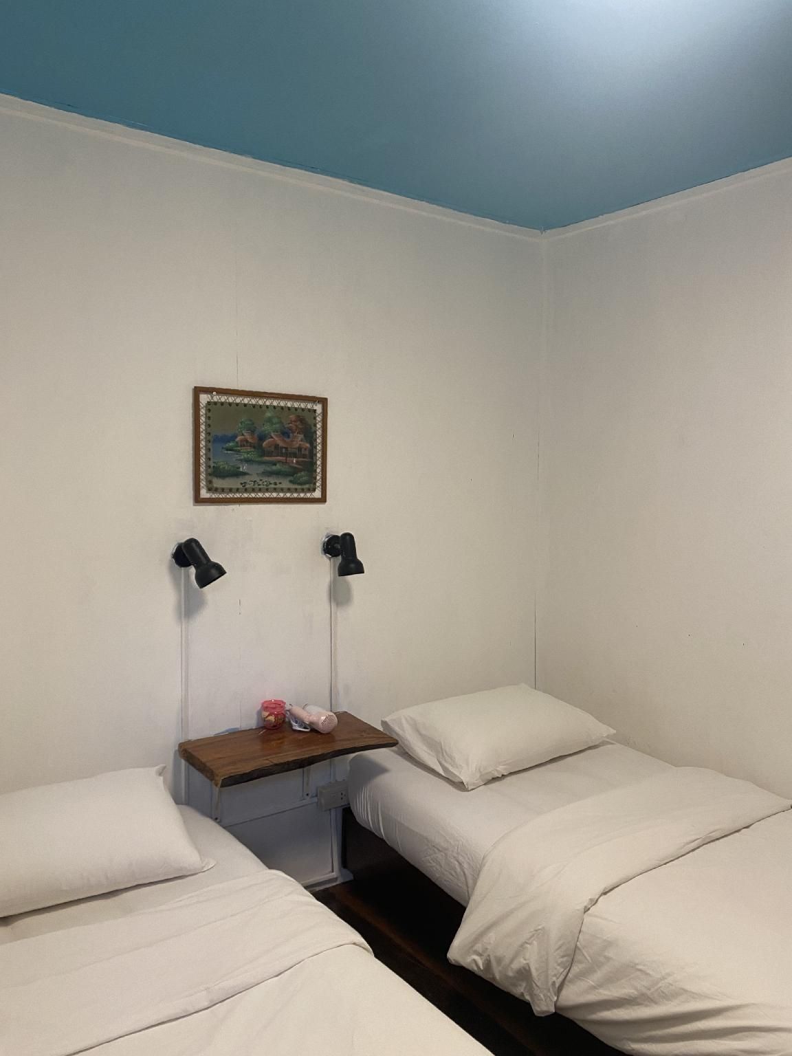 Let's Sea Hostel Twin Room -01 2