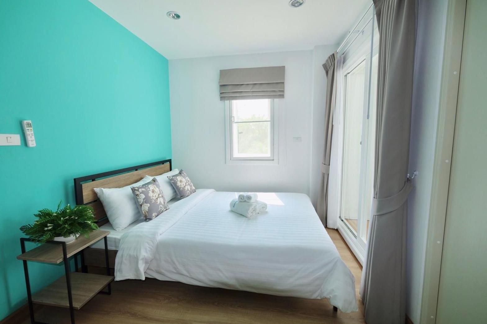 Living @ Sphere Family Room Apartment with Terrace