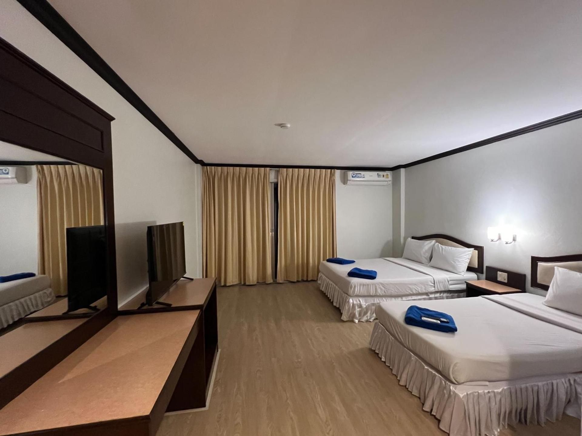 Triple Room