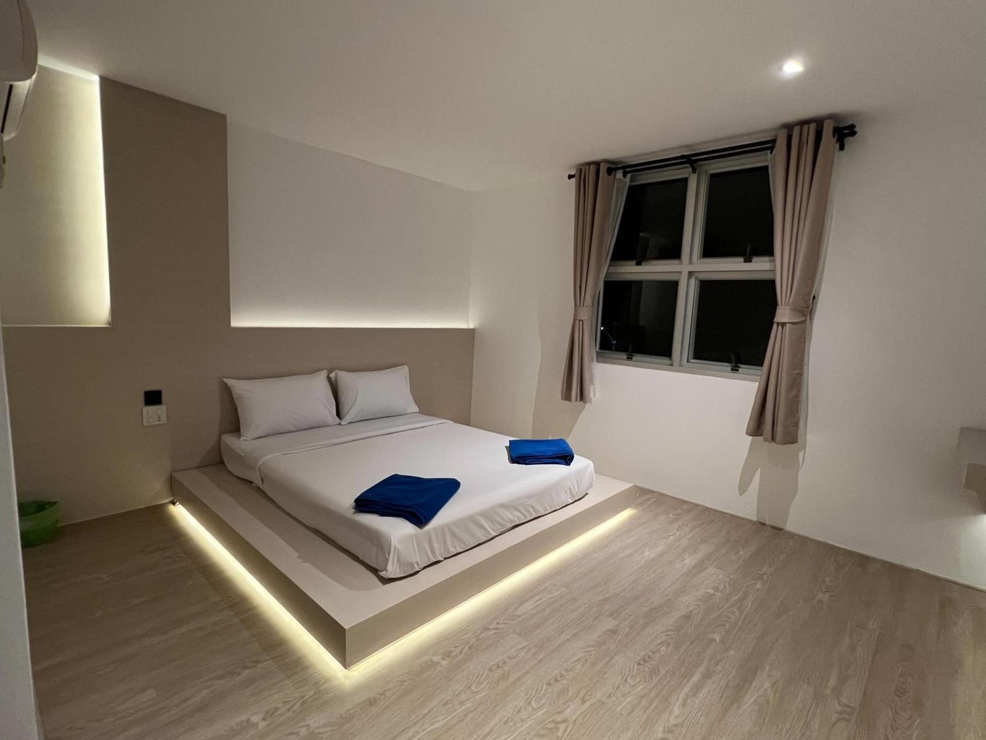 Standard Double Bed