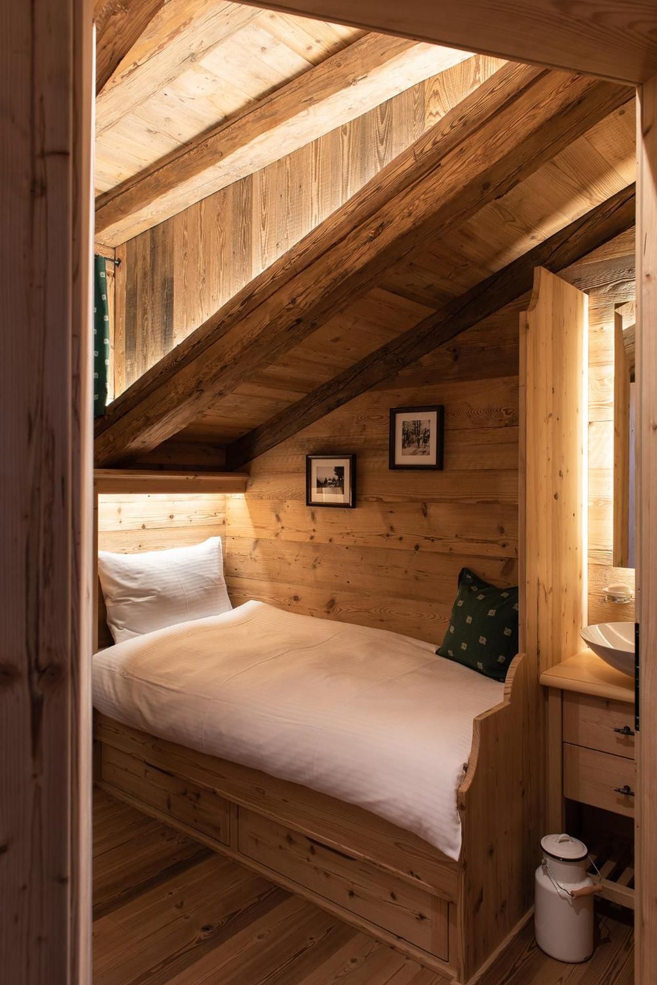 Standard Single Room with Shared Bathroom