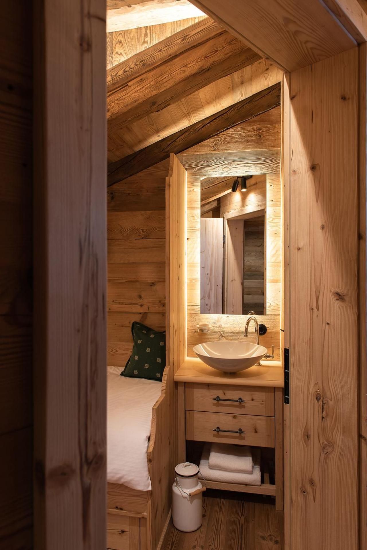 Twin Room with Shared Bathroom