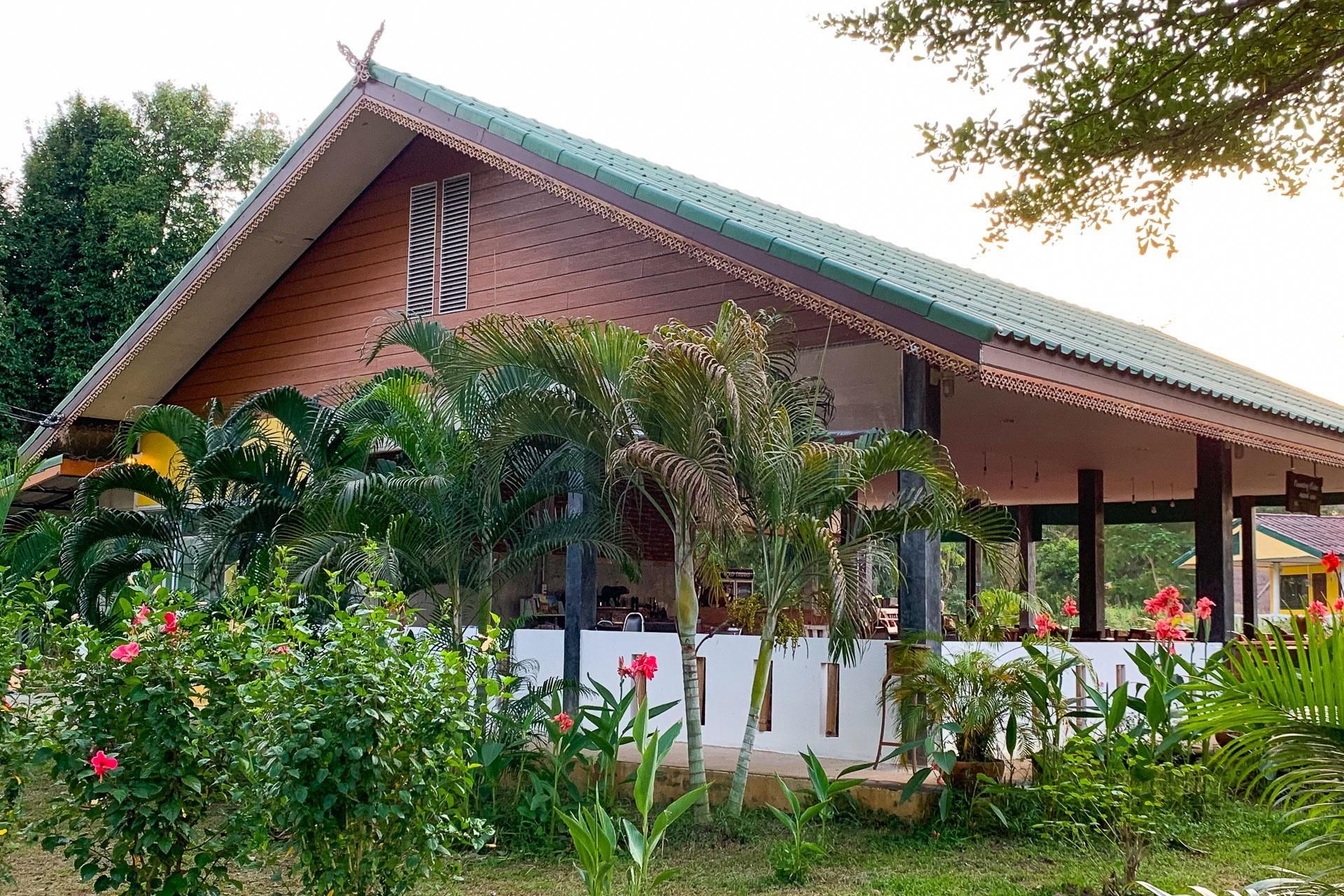 The Country Lake Nature Lodge Hotel