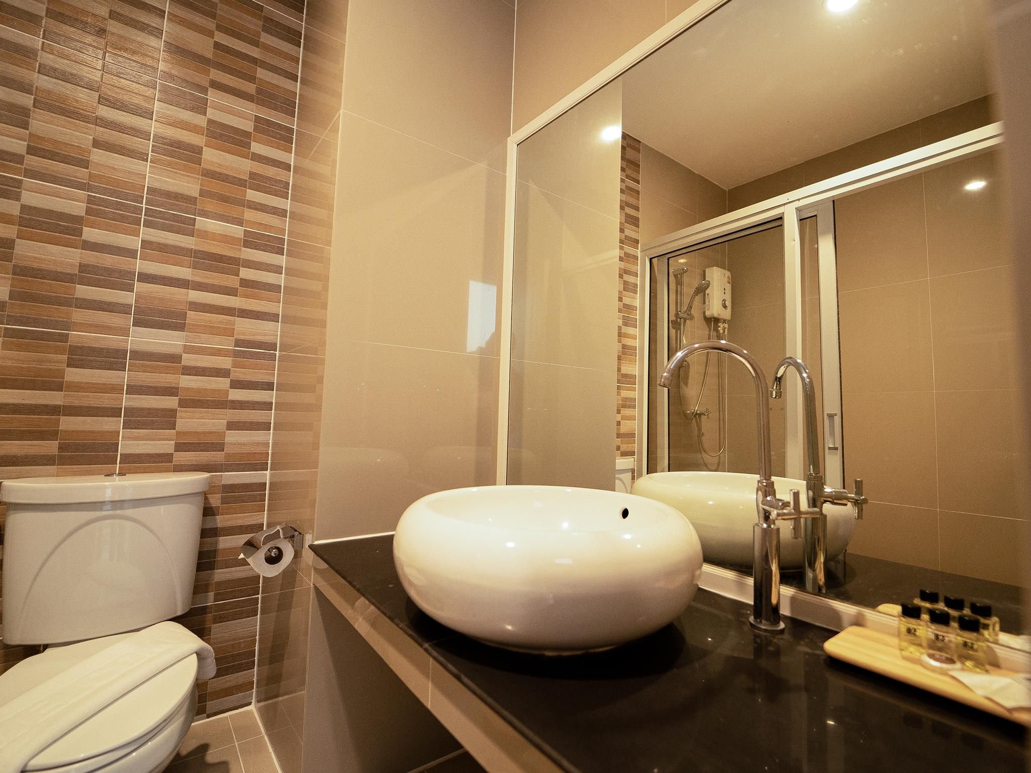 B2 Nakhon Sawan Boutique & Budget Hotel  Deluxe Premier Room 3