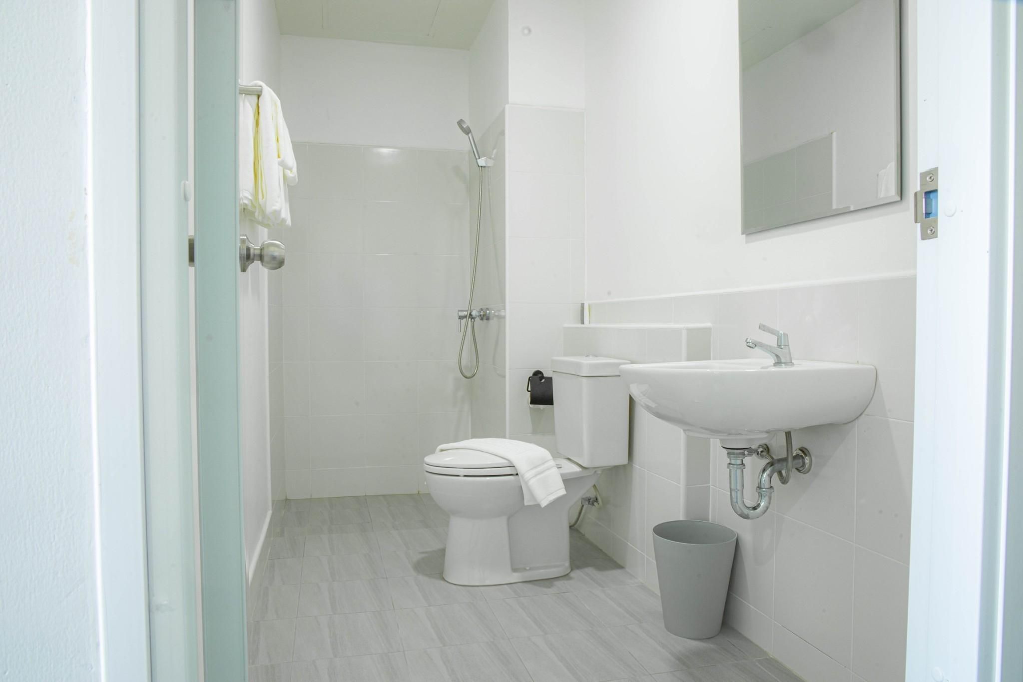 Ezy Inn Standard Double Room 3