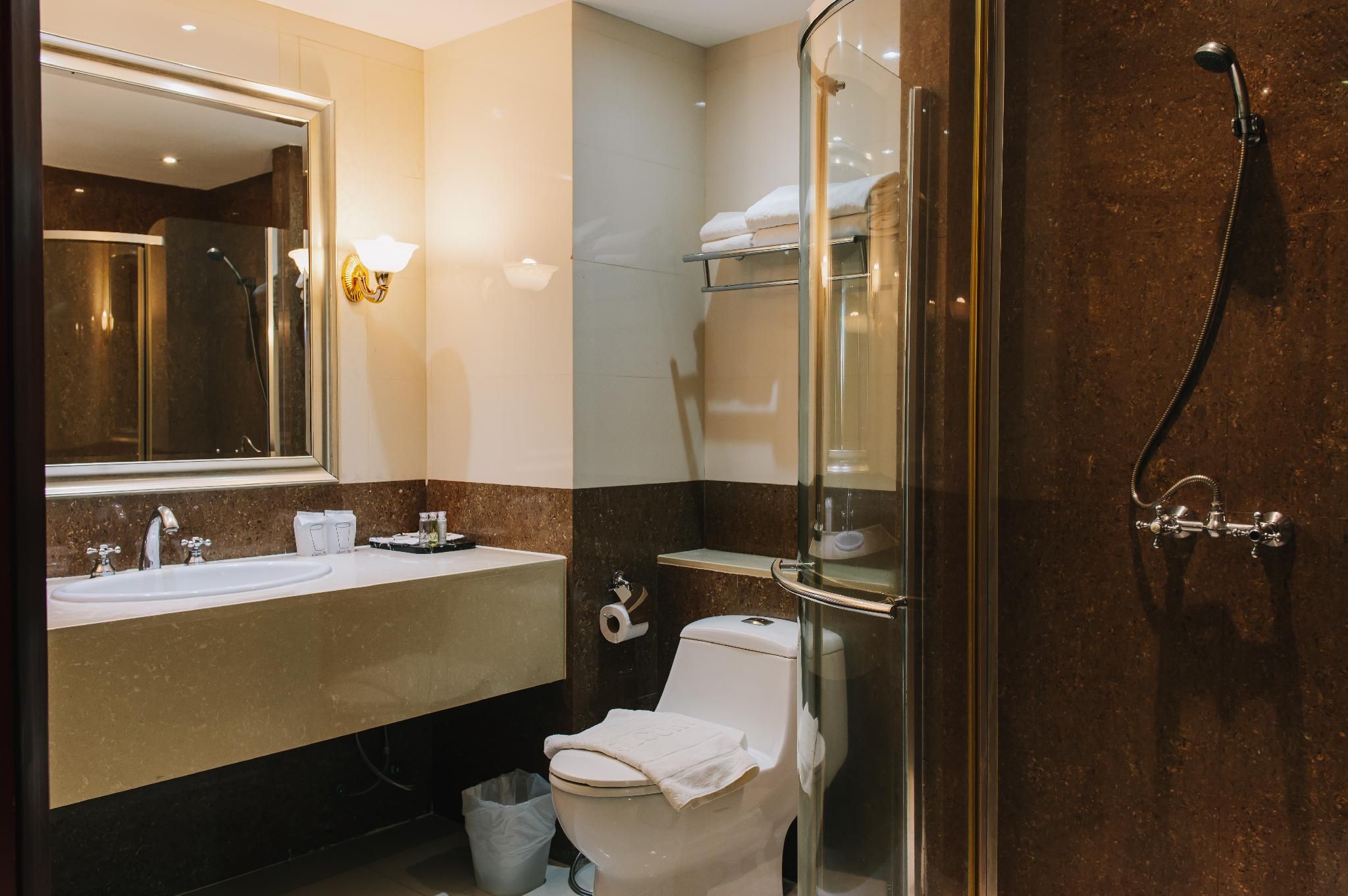 Aramis Hotel Deluxe Double Bed 3