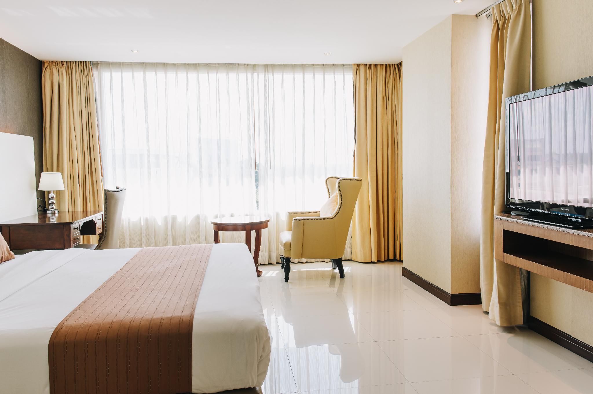 Deluxe Corner Double Room