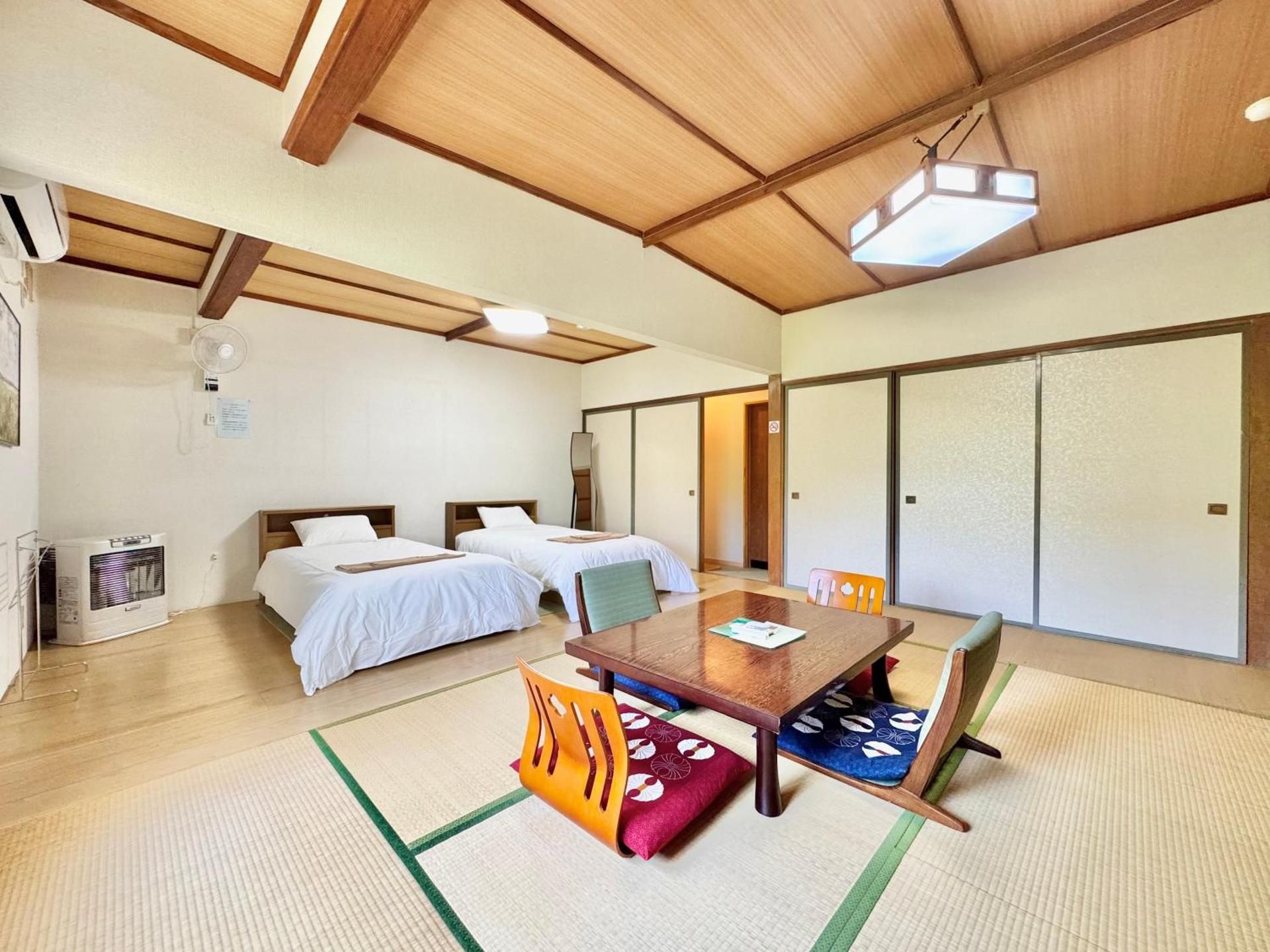 Japanese-Western Style Family Room - Newly Renovated