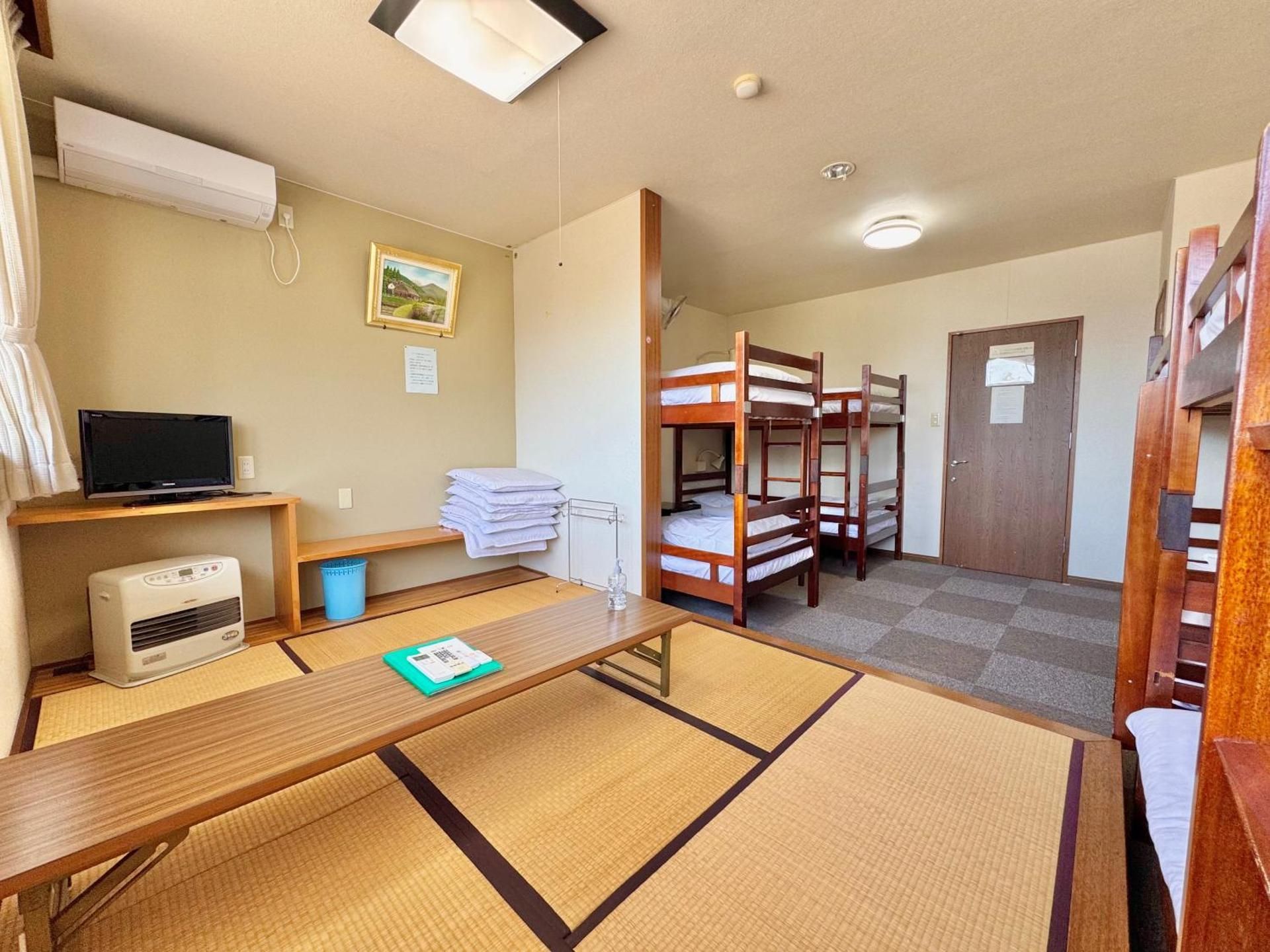 10-Bed Mixed Dormitory Room