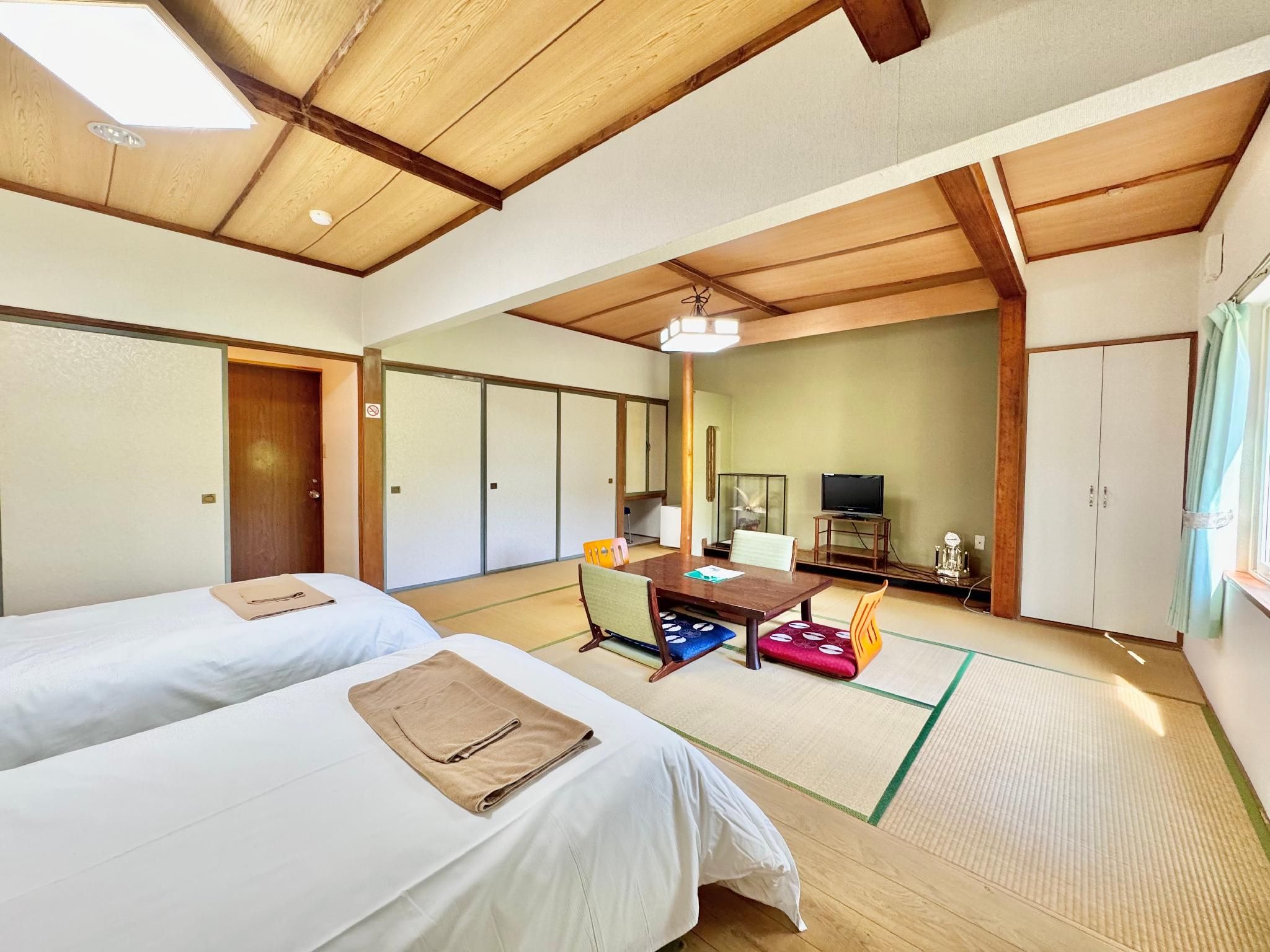 Japanese-Western Style Family Room - Newly Renovated