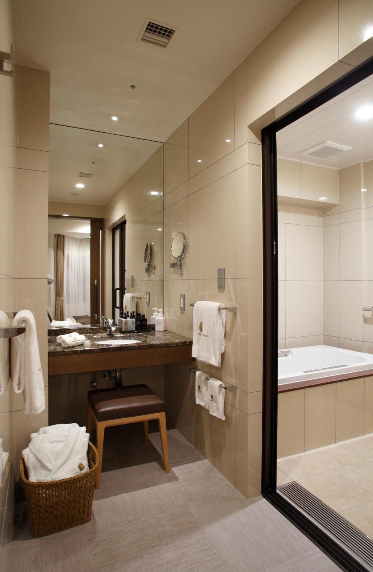 Superior Hollywood Twin Room