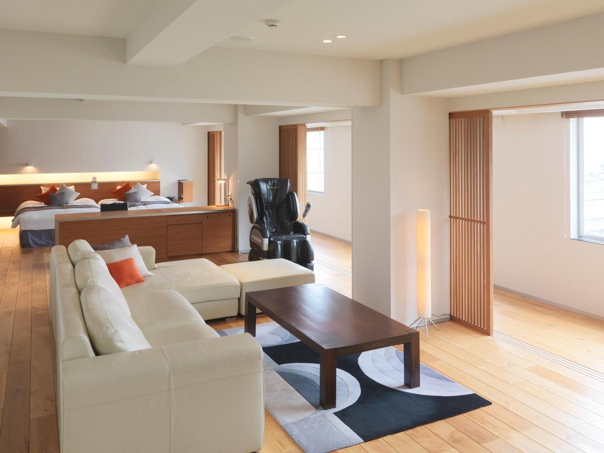 Luxury Suite - Smoking - Adult Only