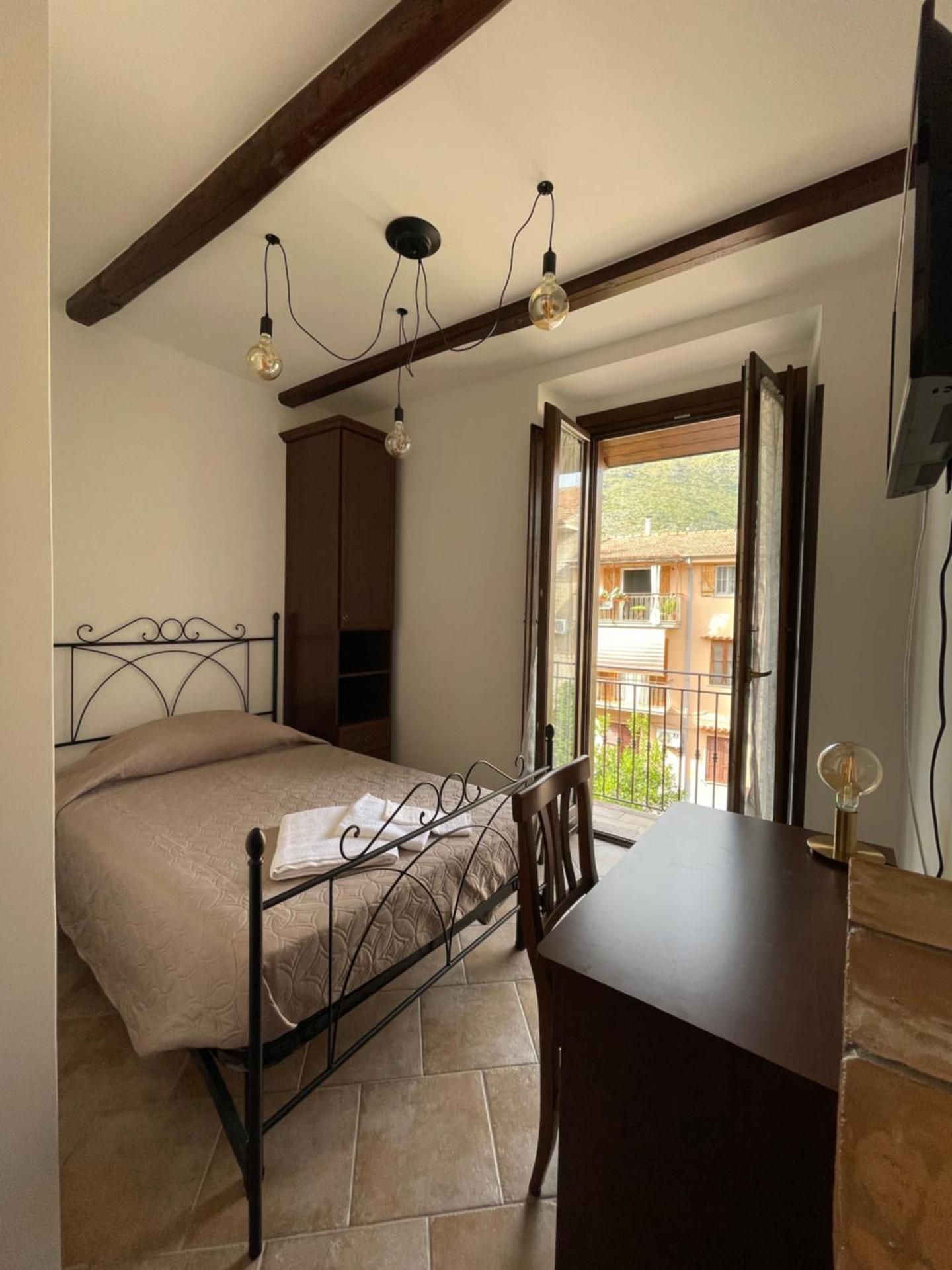 Large Single Room