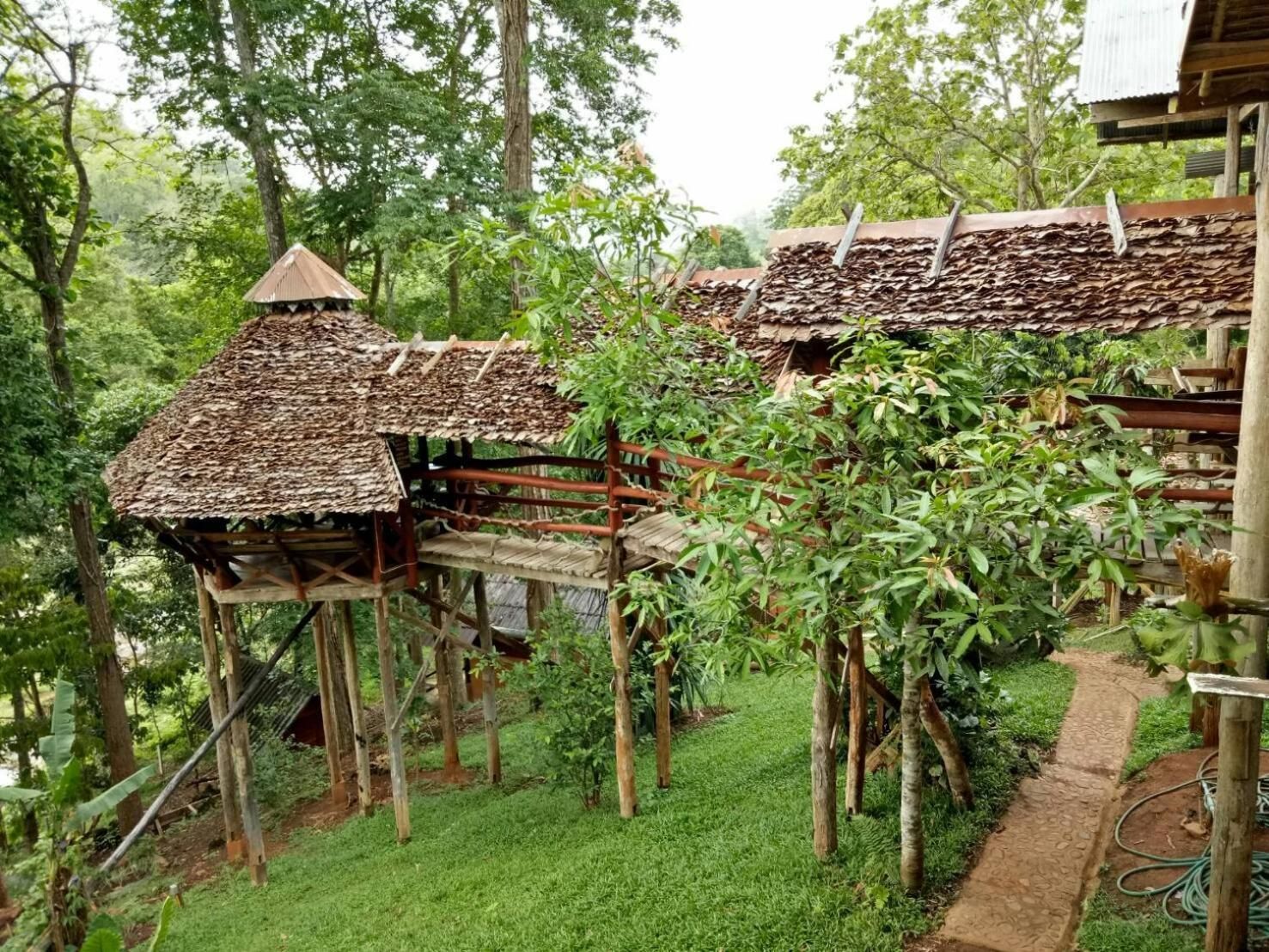 Cave Lodge