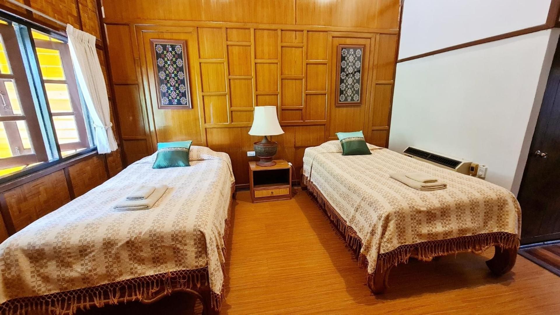 Sib-Lan Buri Resort Maehongson Economy Twin Room