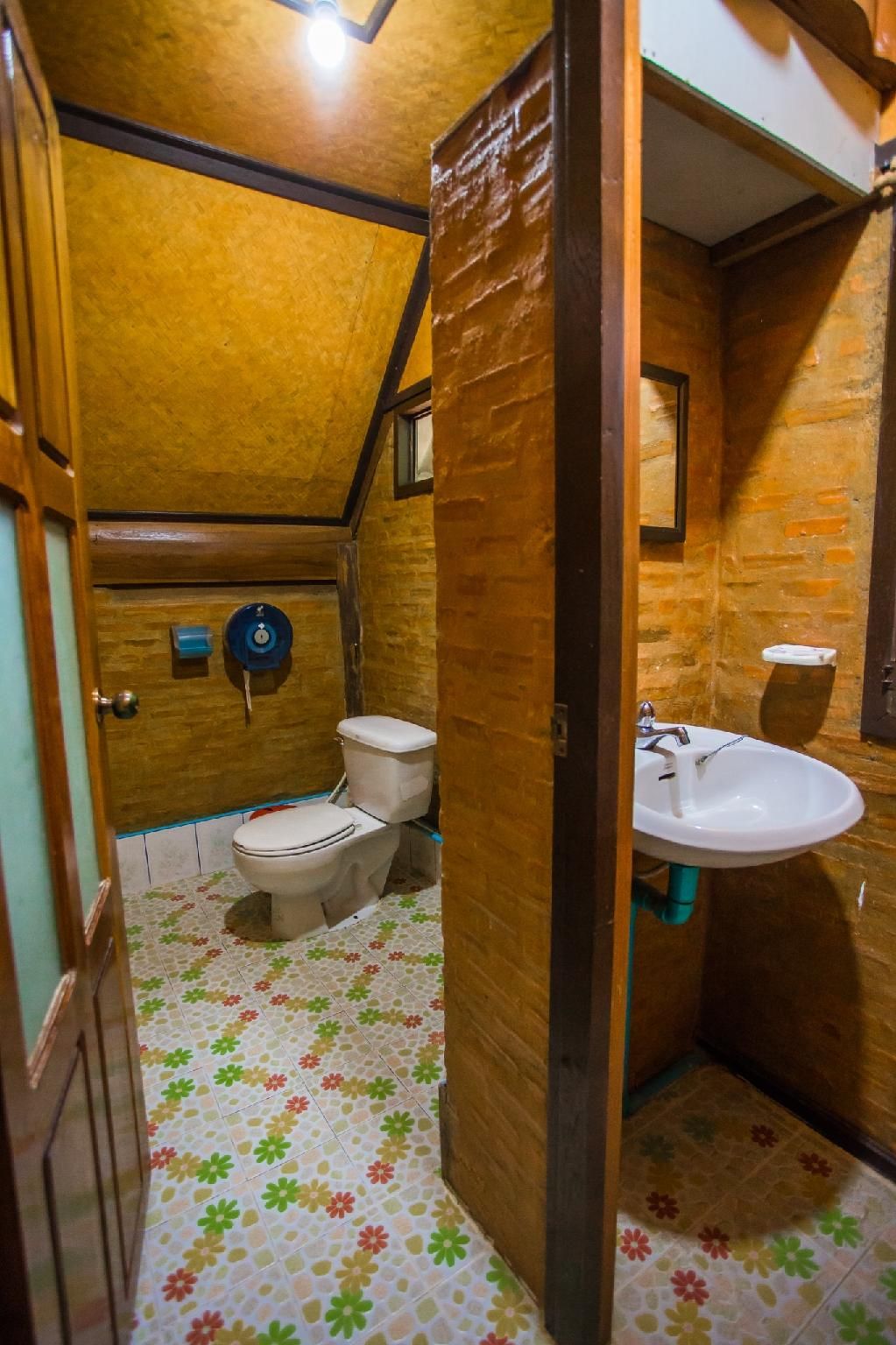 Banphumontalang resort Bungalow 2 Adults 2