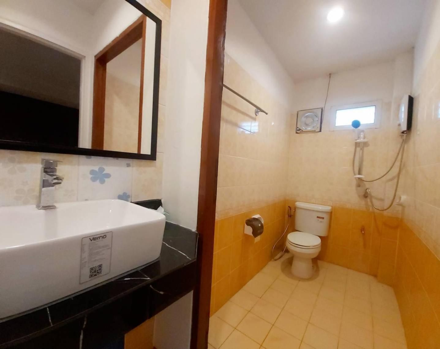 PeRim House Twin Room with Private Bathroom 3